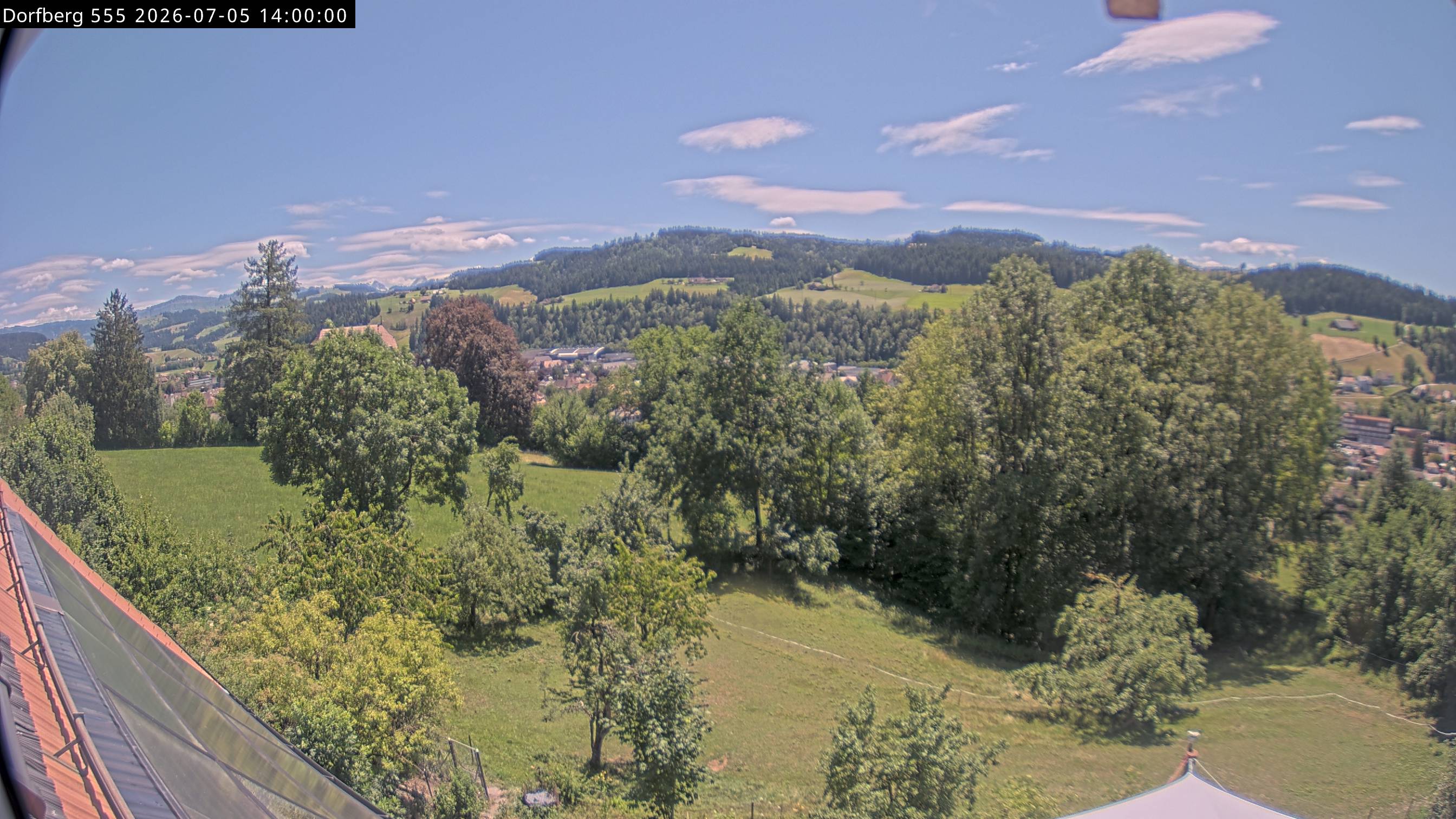 Webcam-Bild: Aussicht vom Dorfberg in Langnau 20260705-140000