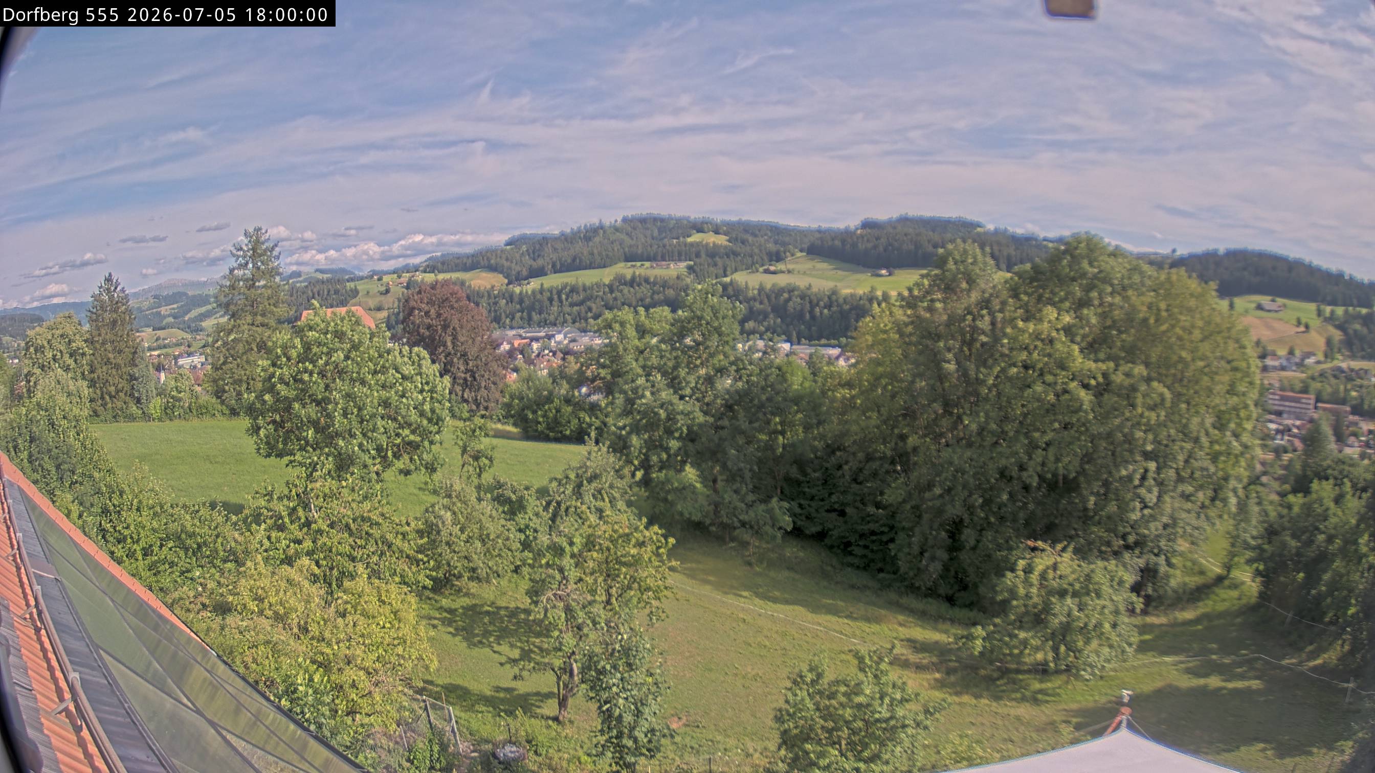 Webcam-Bild: Aussicht vom Dorfberg in Langnau 20260705-180000