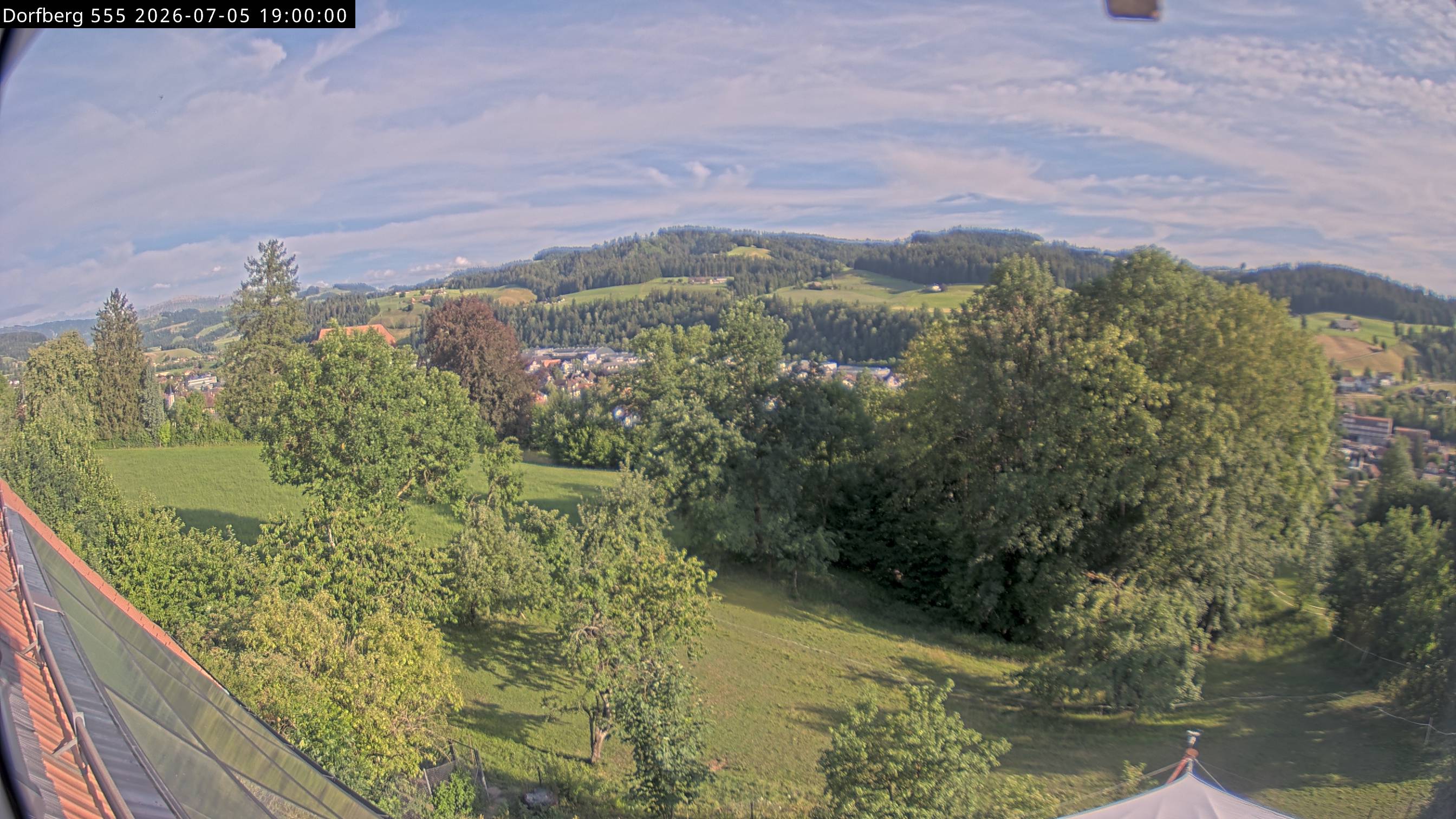 Webcam-Bild: Aussicht vom Dorfberg in Langnau 20260705-190000