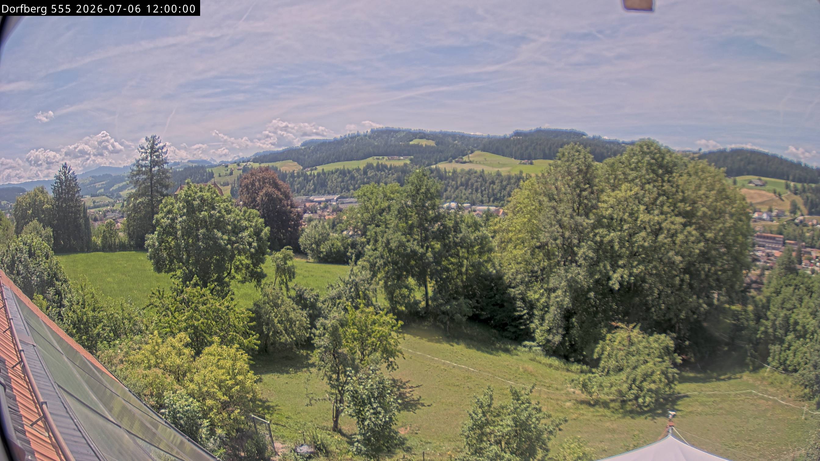 Webcam-Bild: Aussicht vom Dorfberg in Langnau 20260706-120000