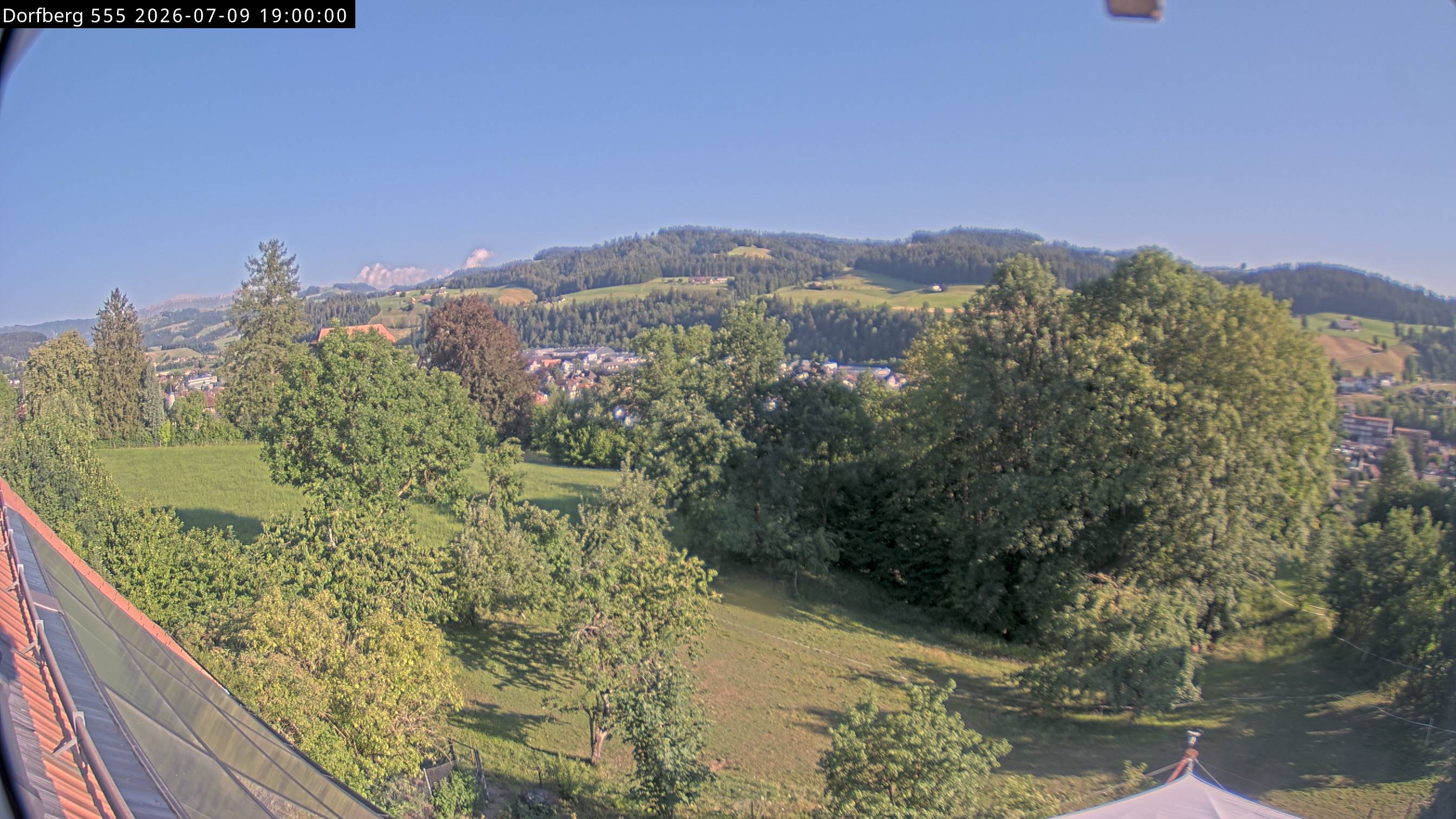 Webcam-Bild: Aussicht vom Dorfberg in Langnau 20260709-190000
