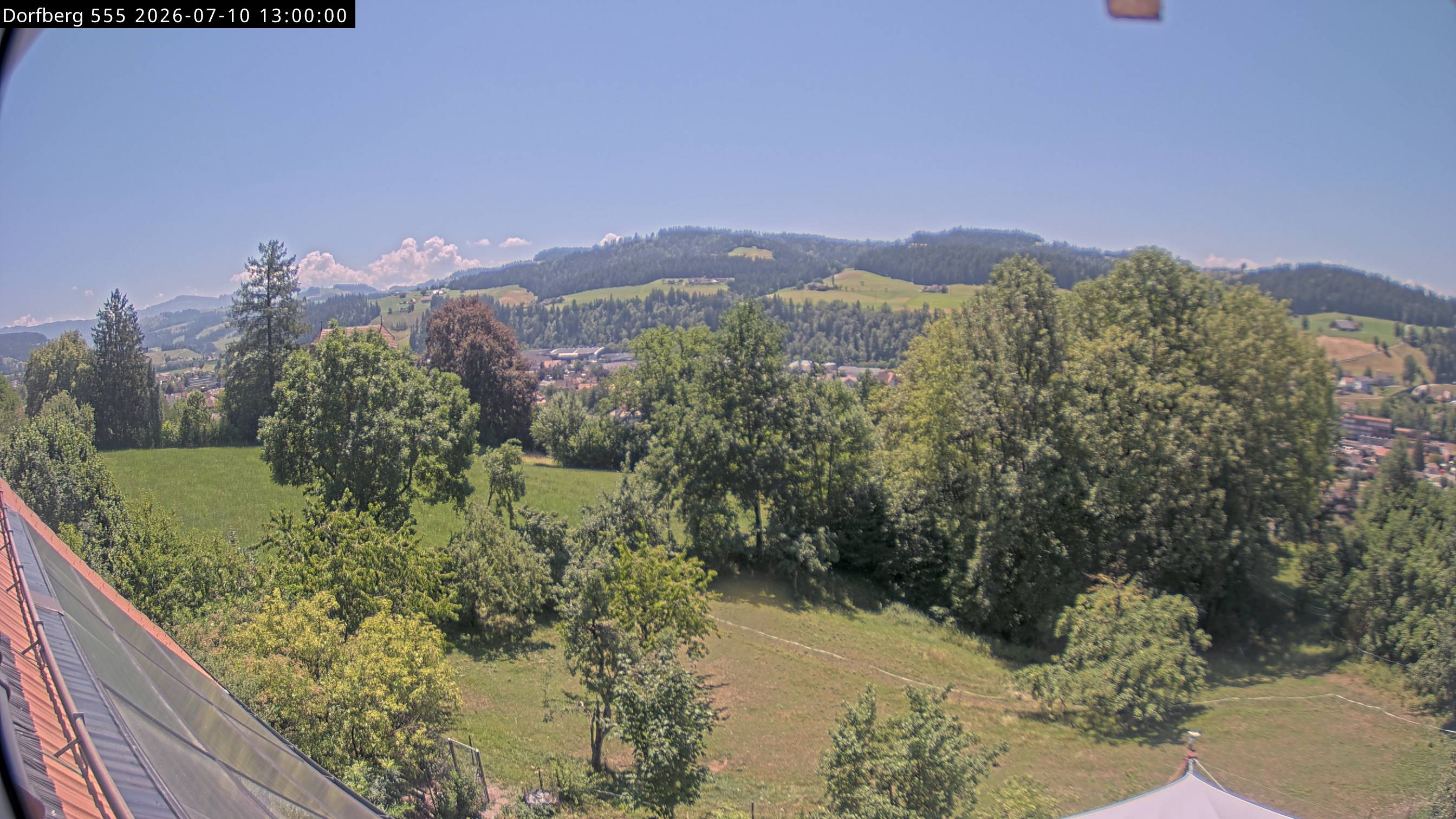 Webcam-Bild: Aussicht vom Dorfberg in Langnau 20260710-130000