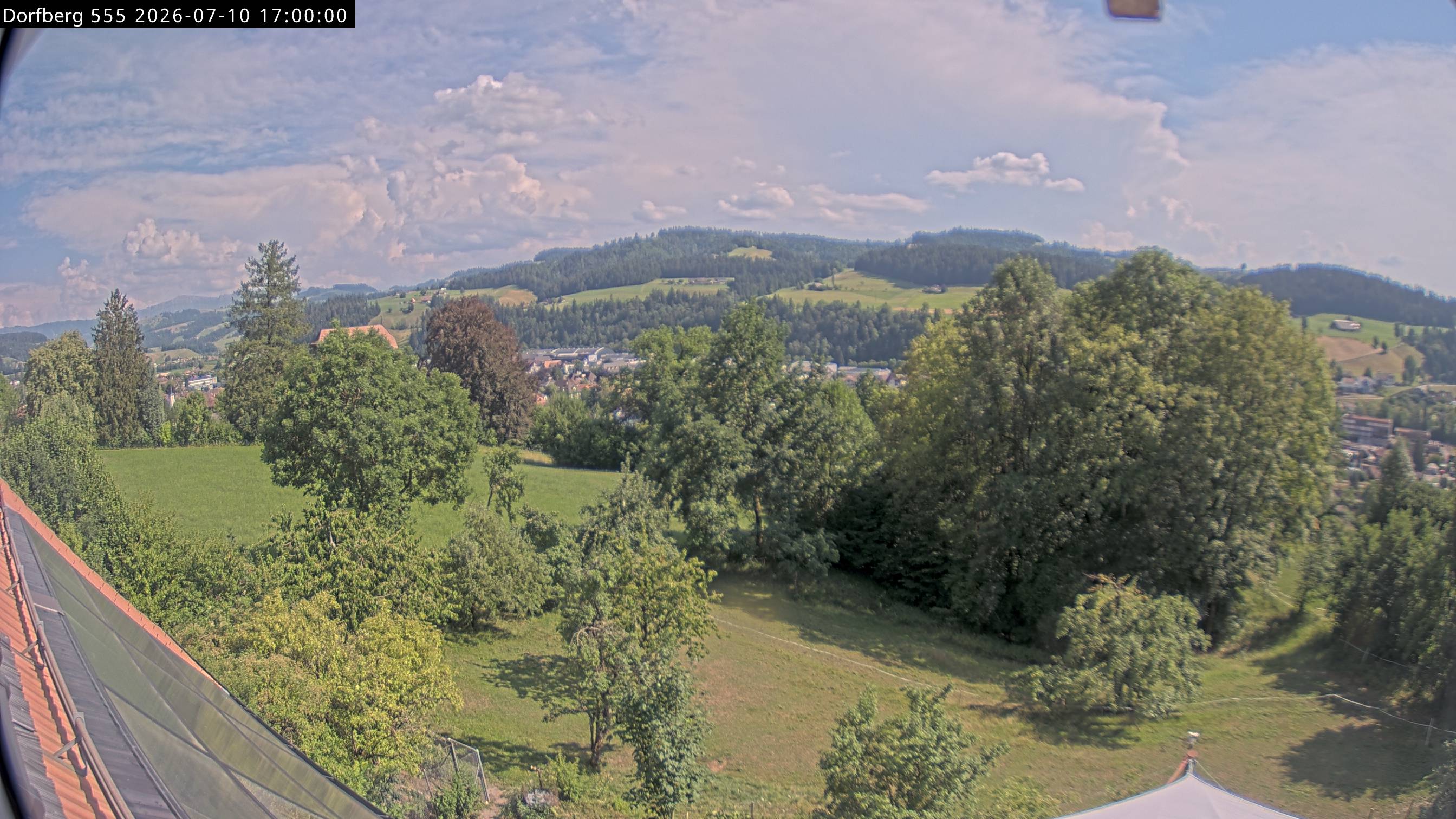 Webcam-Bild: Aussicht vom Dorfberg in Langnau 20260710-170000