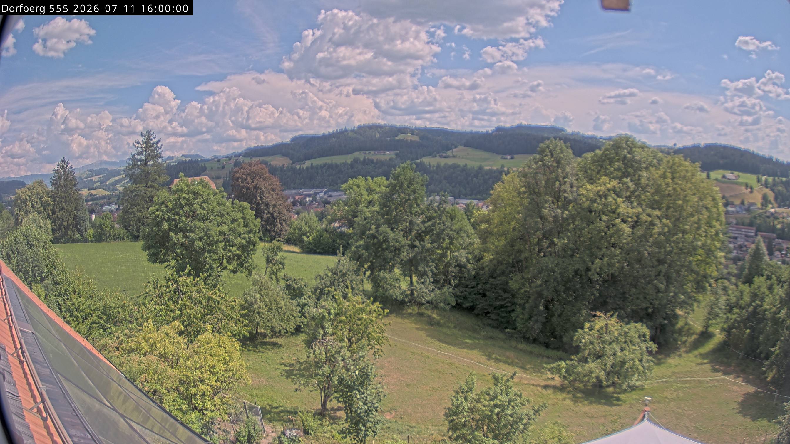 Webcam-Bild: Aussicht vom Dorfberg in Langnau 20260711-160000