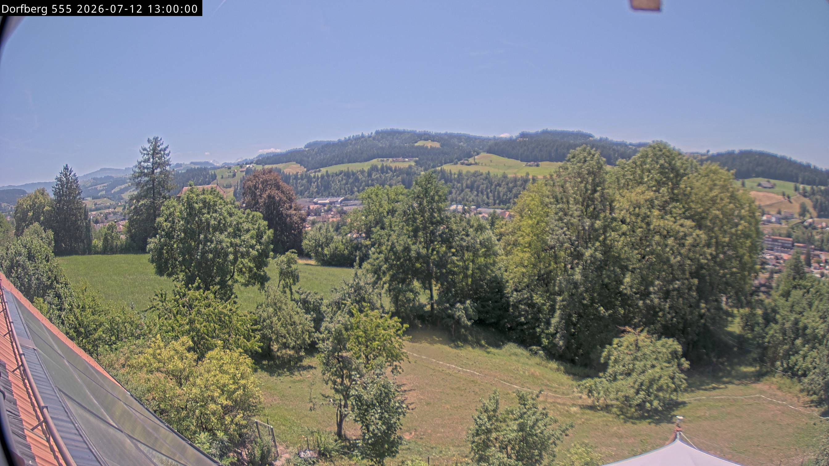Webcam-Bild: Aussicht vom Dorfberg in Langnau 20260712-130000