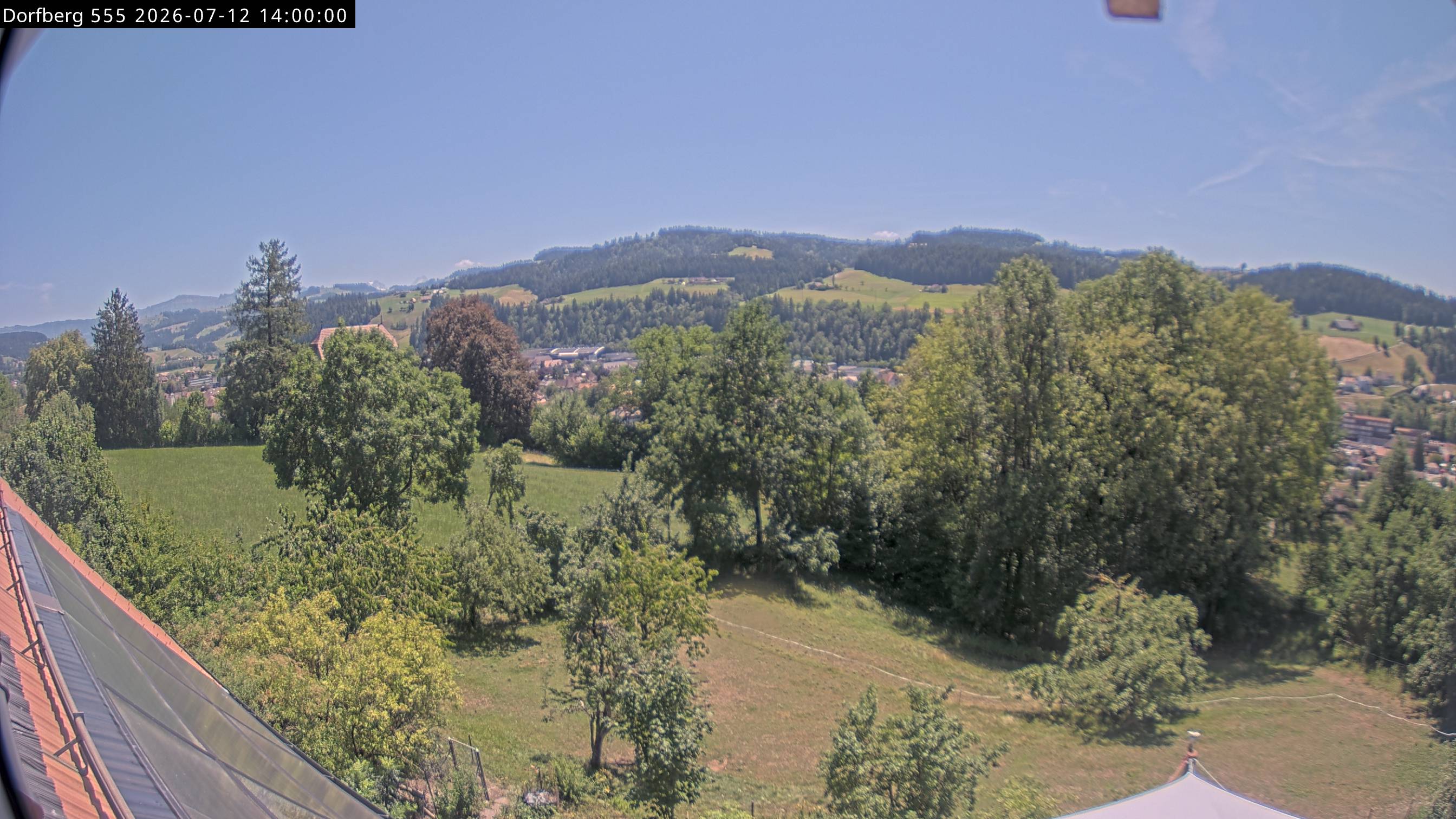 Webcam-Bild: Aussicht vom Dorfberg in Langnau 20260712-140000