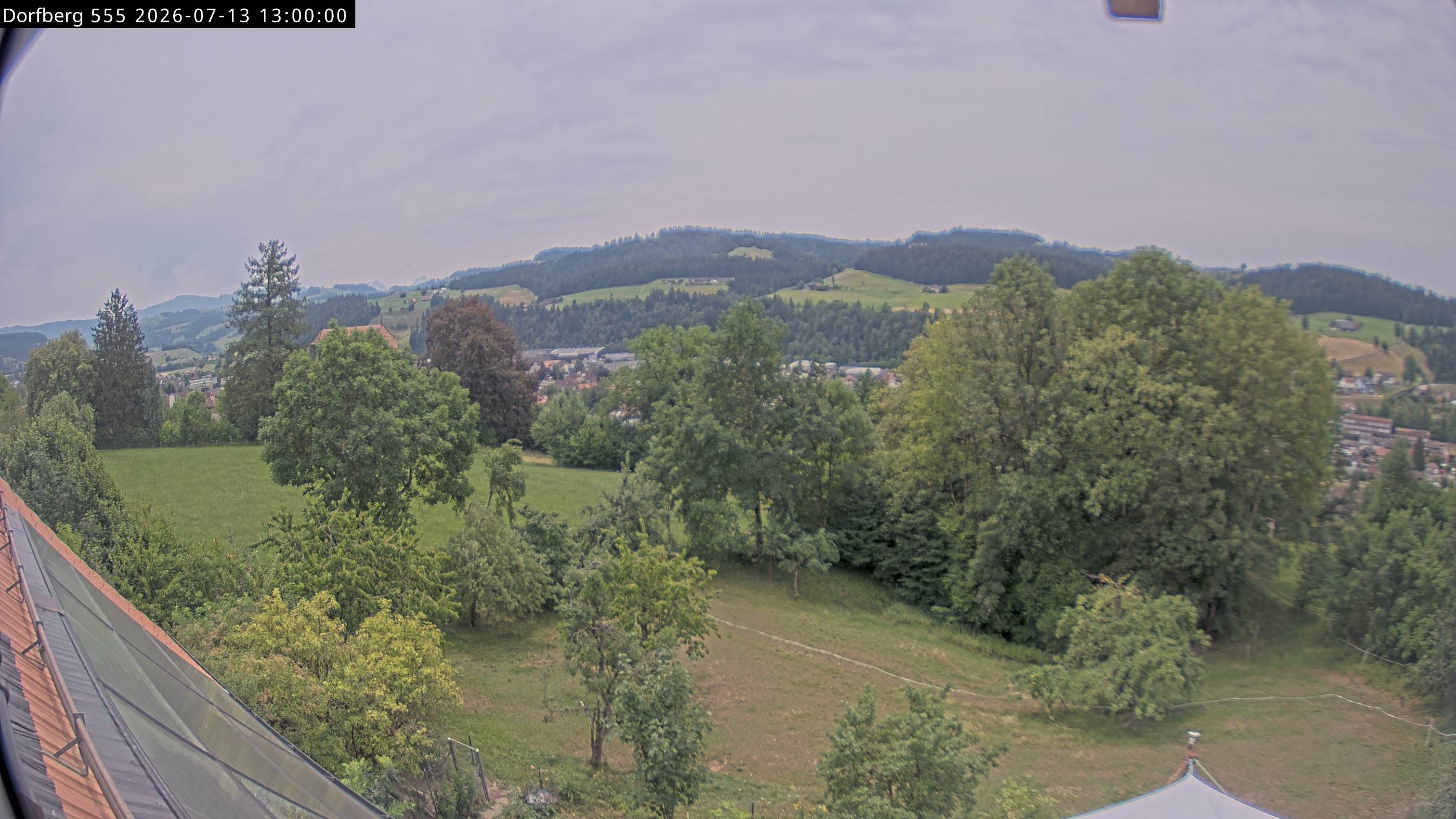 Webcam-Bild: Aussicht vom Dorfberg in Langnau 20260713-130000