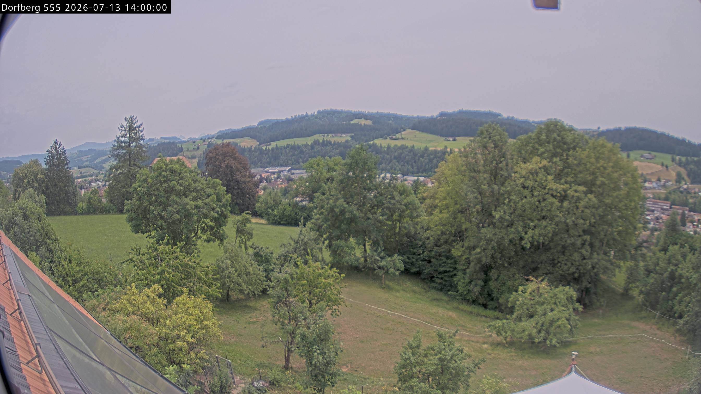 Webcam-Bild: Aussicht vom Dorfberg in Langnau 20260713-140000
