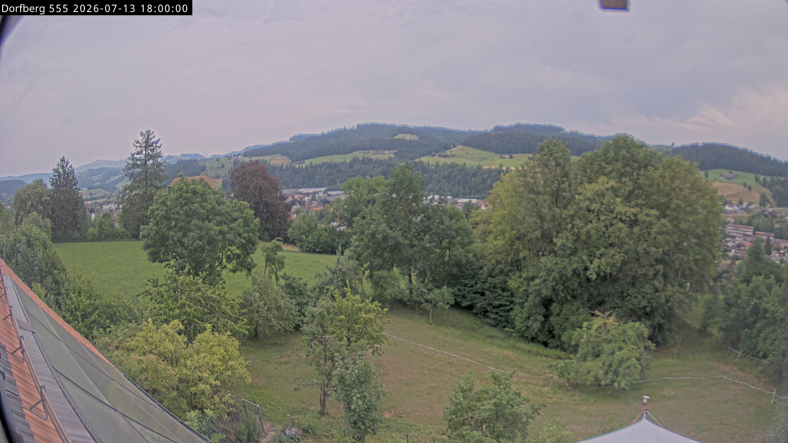 Webcam-Bild: Aussicht vom Dorfberg in Langnau 20260713-180000