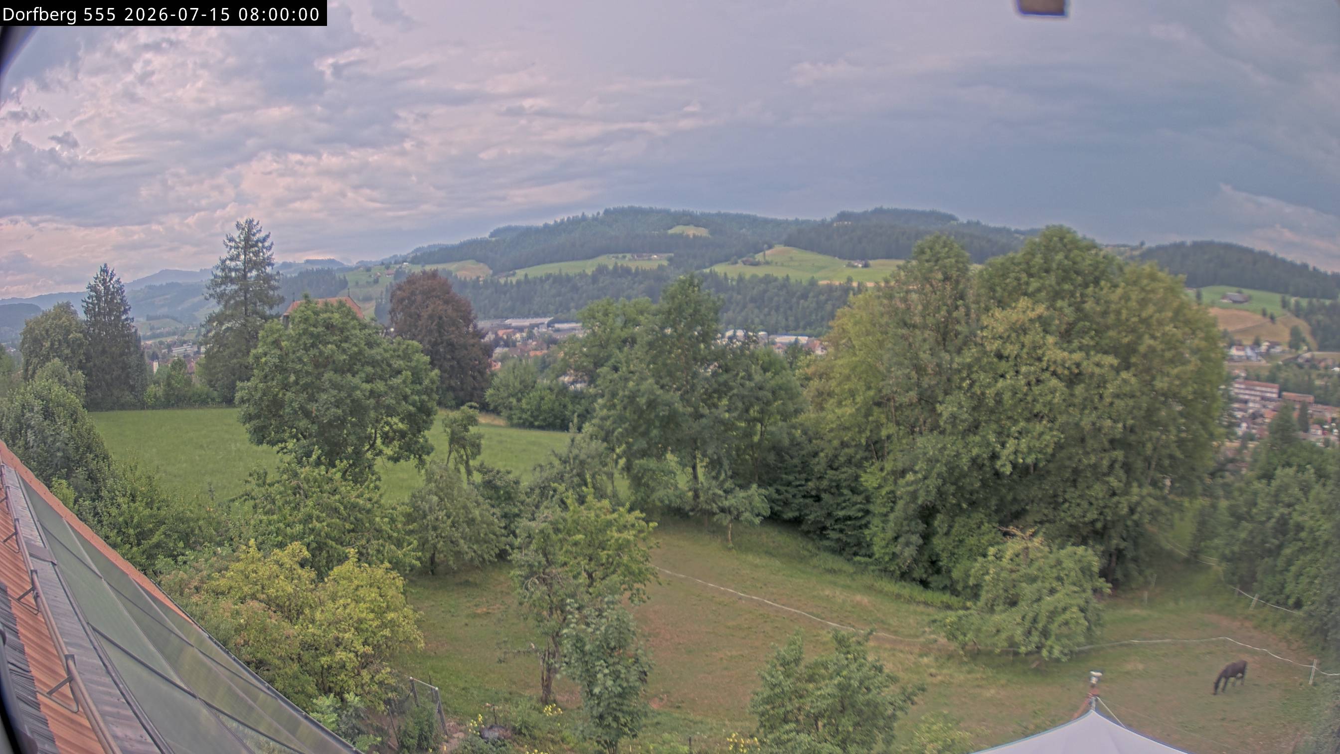 Webcam-Bild: Aussicht vom Dorfberg in Langnau 20260715-080000