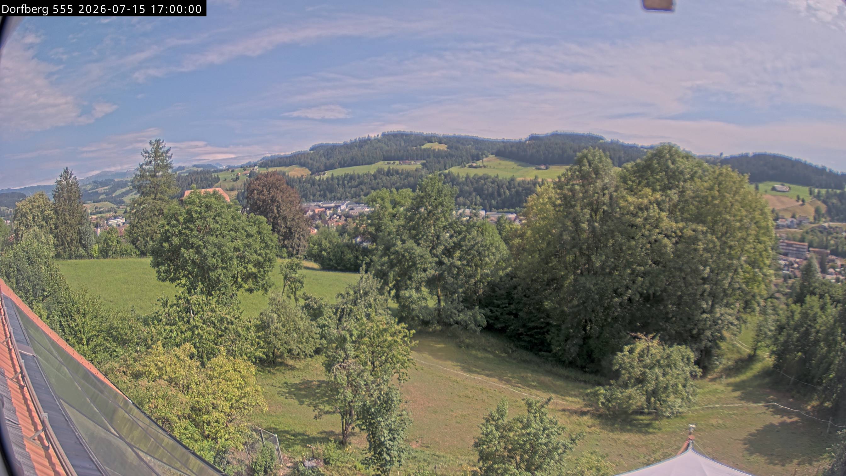 Webcam-Bild: Aussicht vom Dorfberg in Langnau 20260715-170000