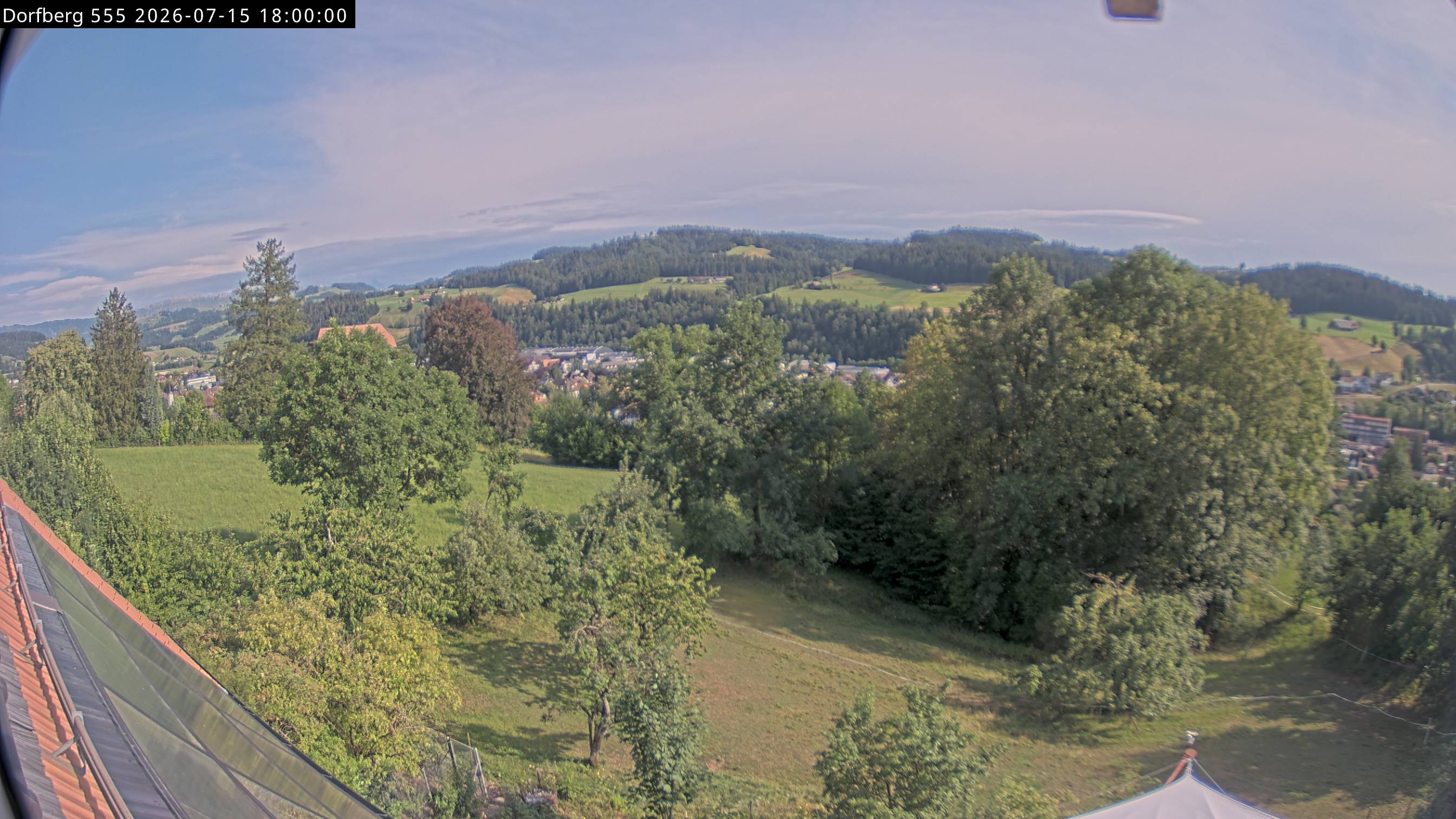 Webcam-Bild: Aussicht vom Dorfberg in Langnau 20260715-180000