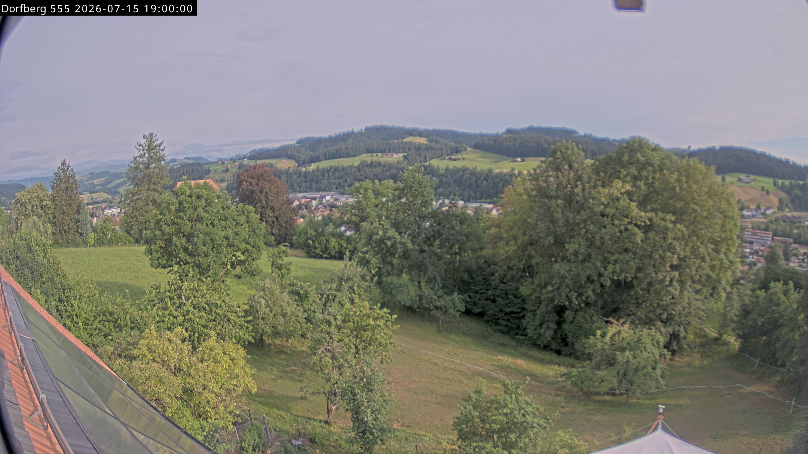 Webcam-Bild: Aussicht vom Dorfberg in Langnau 20260715-190000