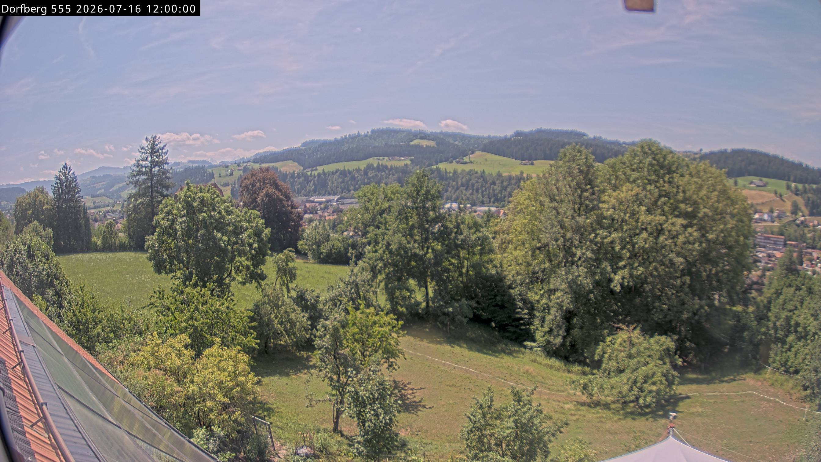 Webcam-Bild: Aussicht vom Dorfberg in Langnau 20260716-120000