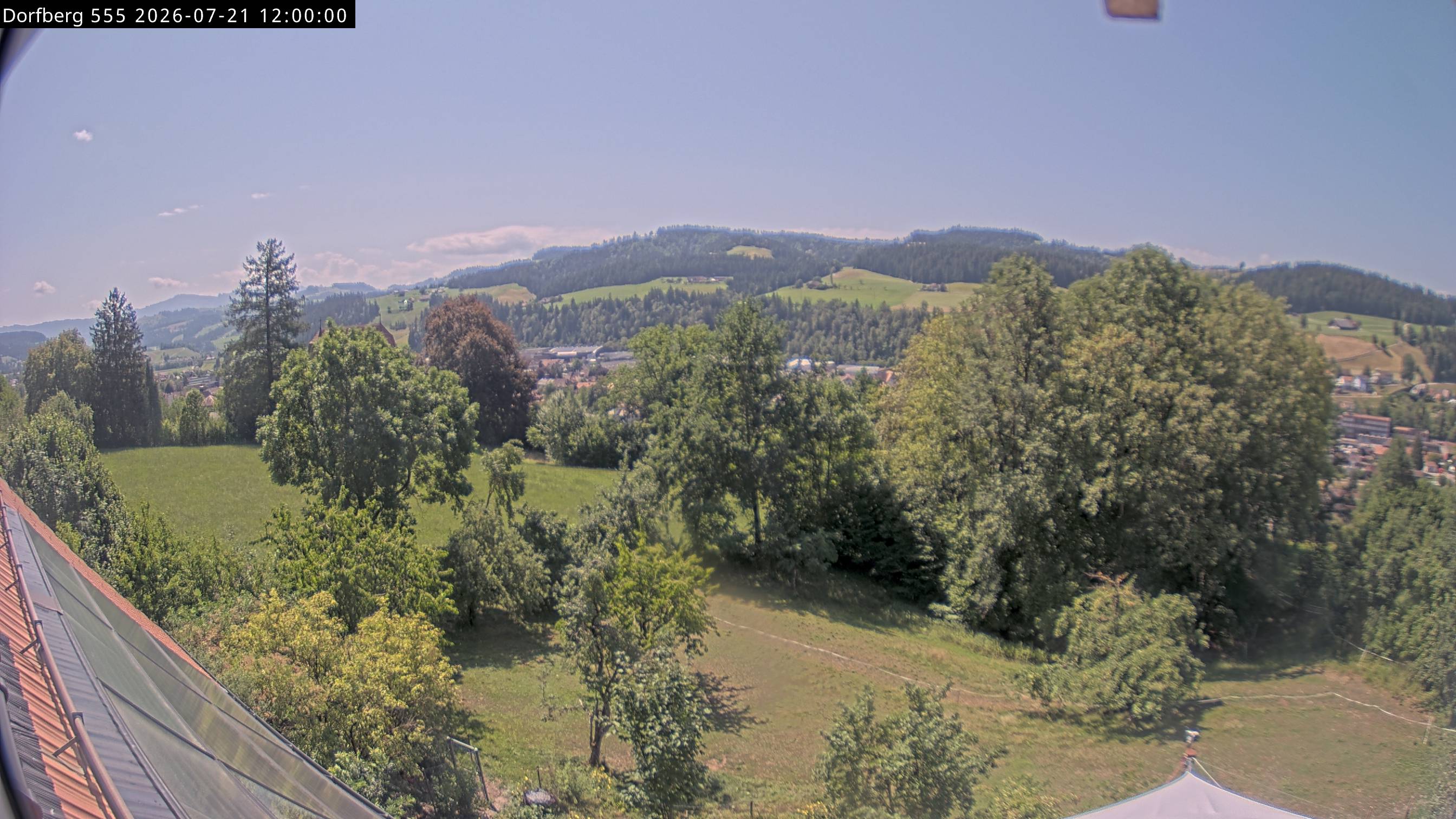 Webcam-Bild: Aussicht vom Dorfberg in Langnau 20260721-120000