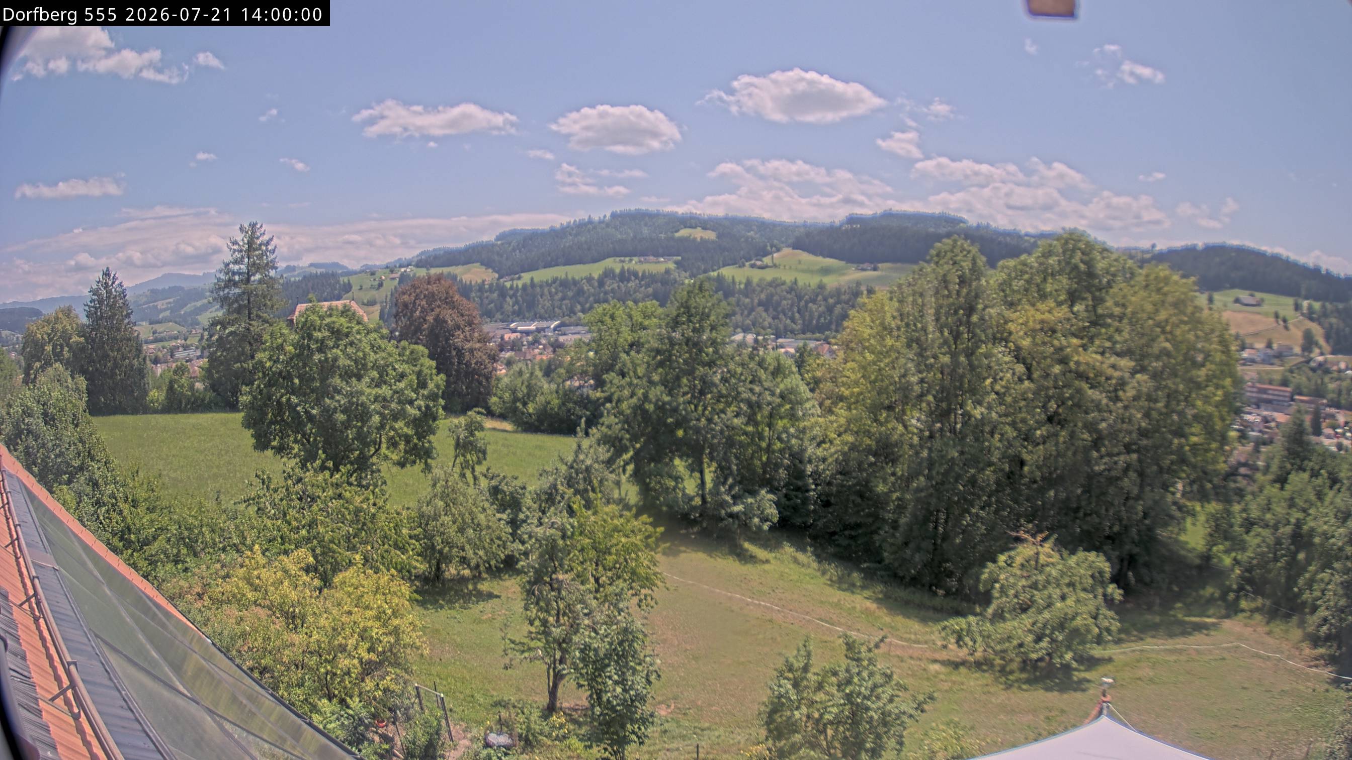 Webcam-Bild: Aussicht vom Dorfberg in Langnau 20260721-140000
