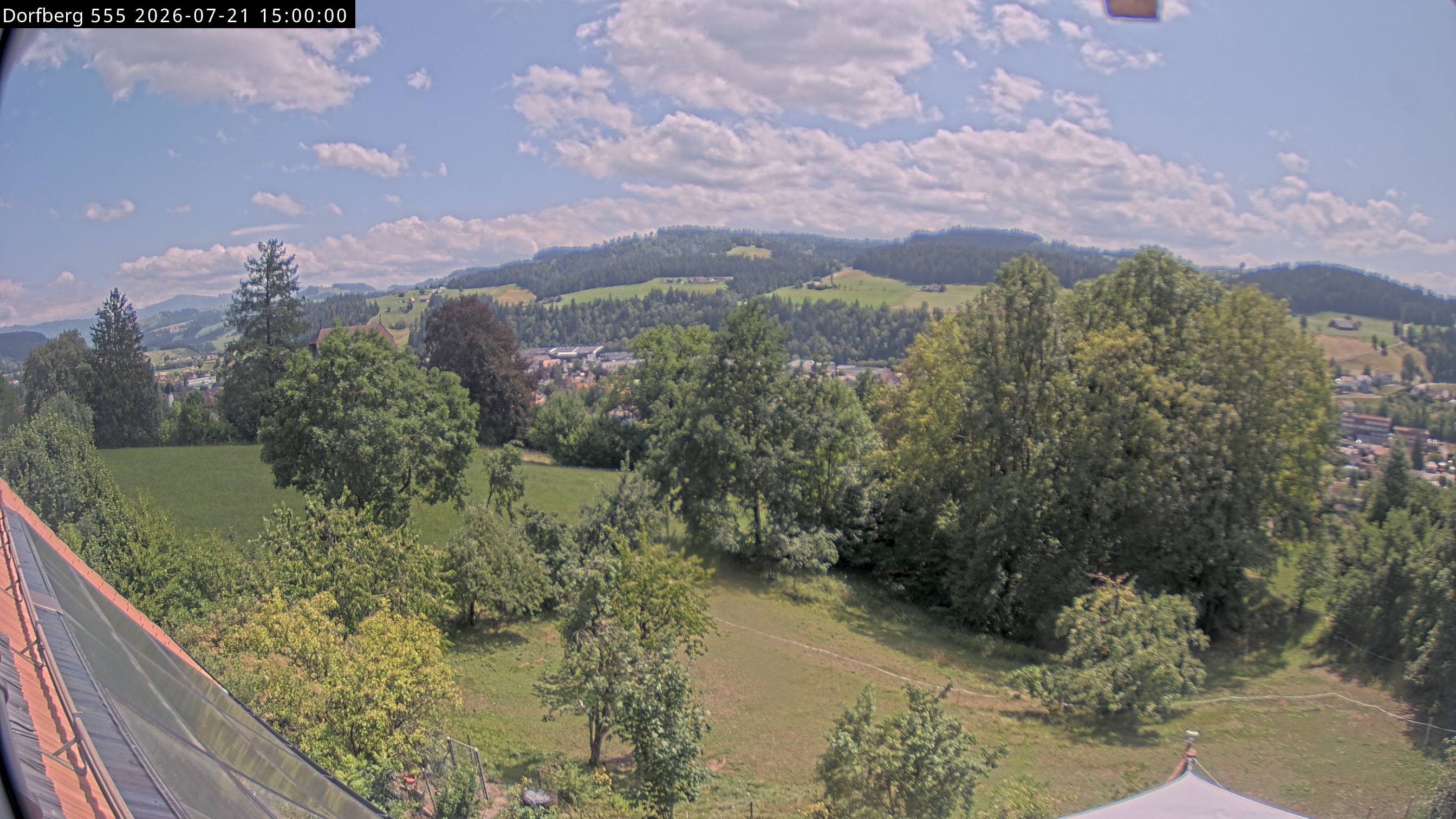 Webcam-Bild: Aussicht vom Dorfberg in Langnau 20260721-150000