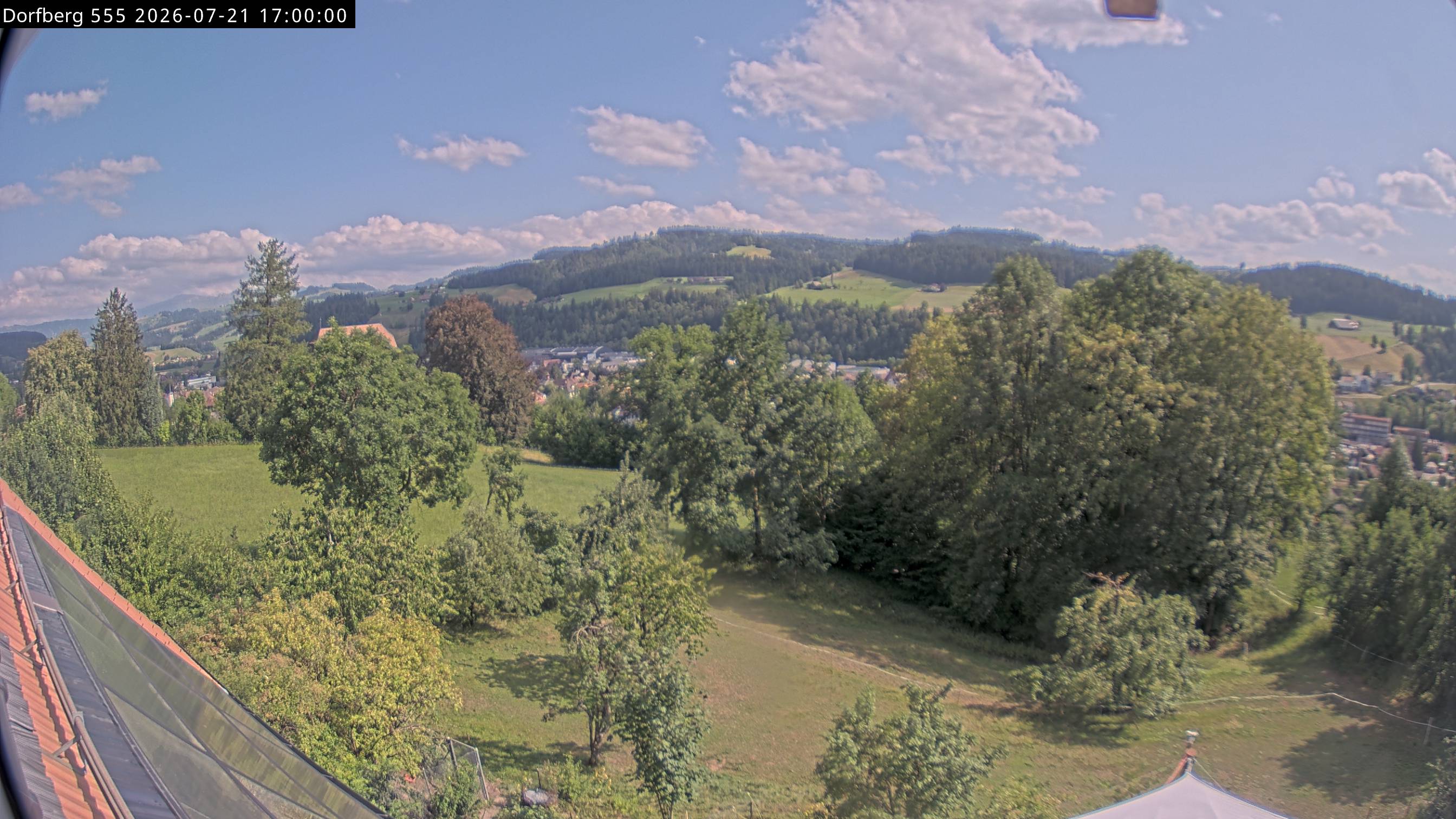 Webcam-Bild: Aussicht vom Dorfberg in Langnau 20260721-170000