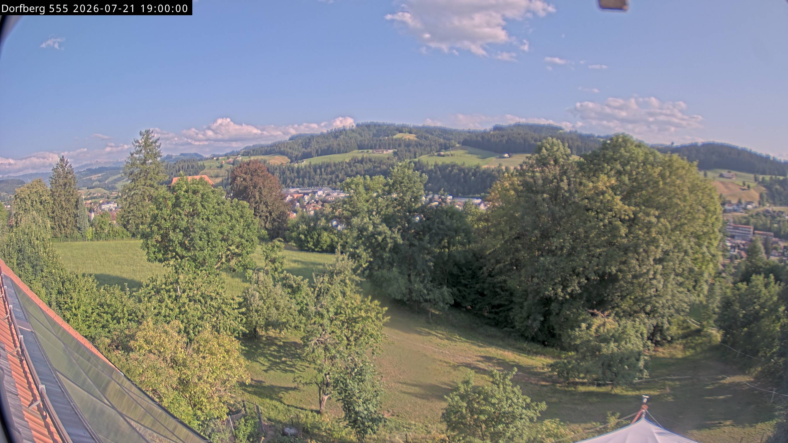 Webcam-Bild: Aussicht vom Dorfberg in Langnau 20260721-190000