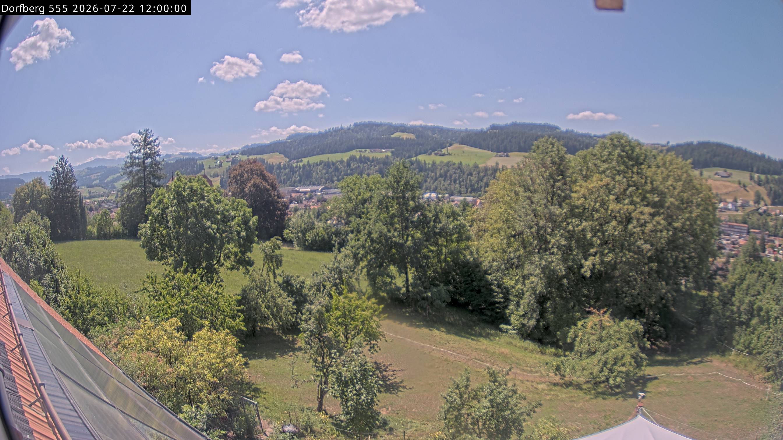 Webcam-Bild: Aussicht vom Dorfberg in Langnau 20260722-120000