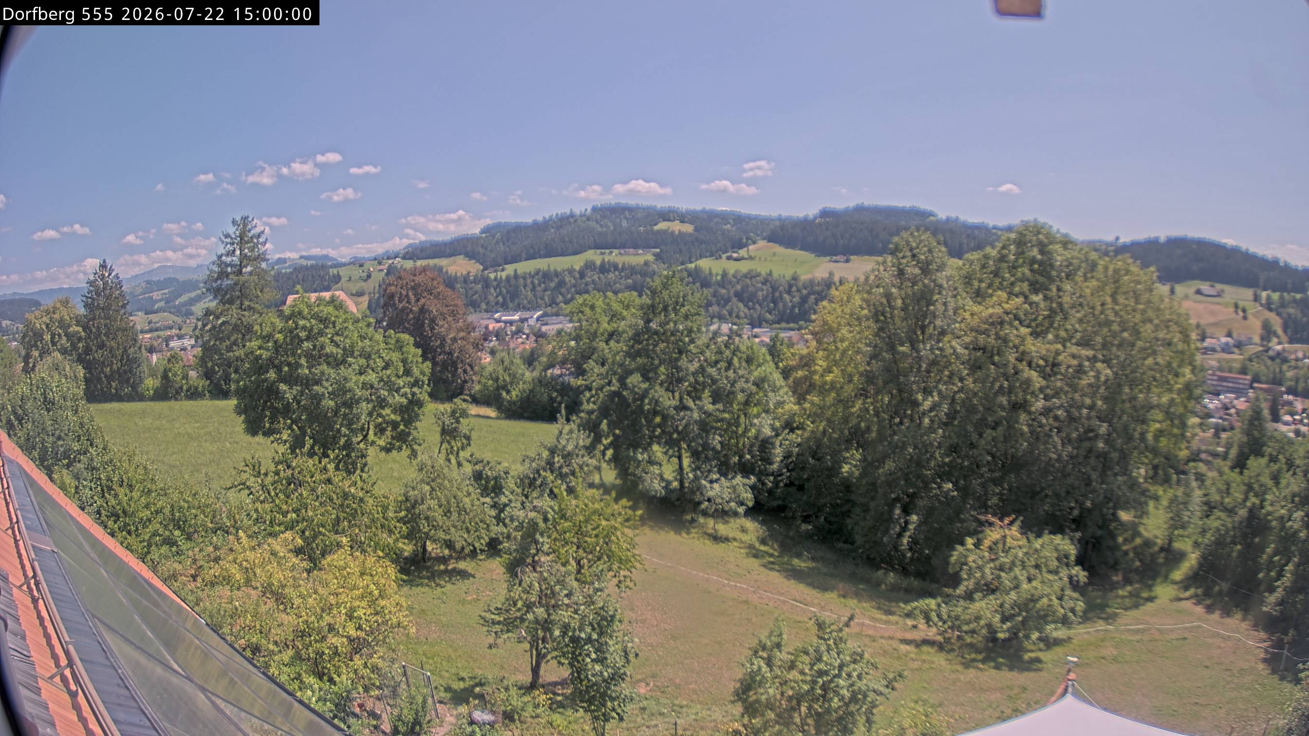 Webcam-Bild: Aussicht vom Dorfberg in Langnau 20260722-150000