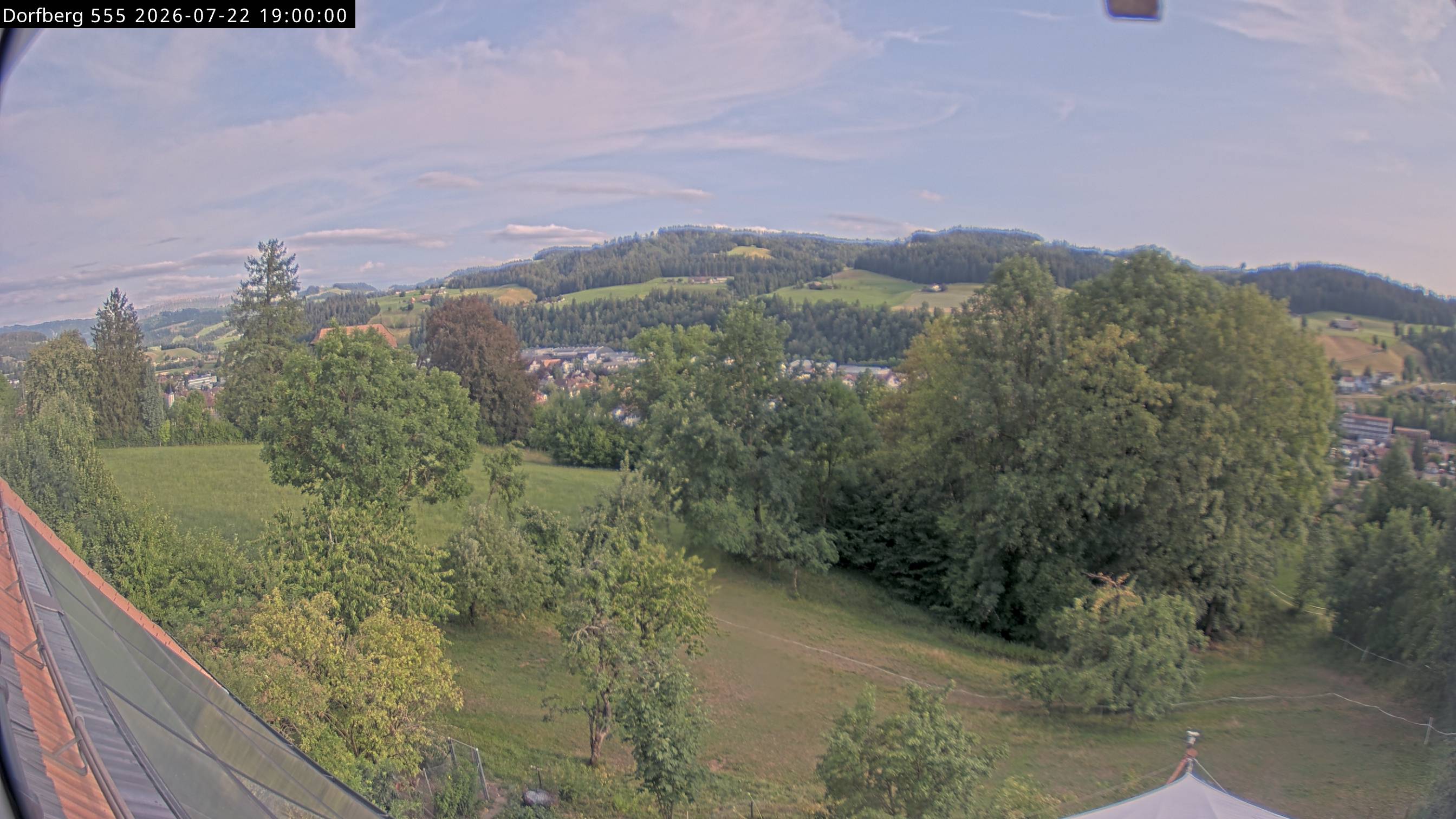 Webcam-Bild: Aussicht vom Dorfberg in Langnau 20260722-190000