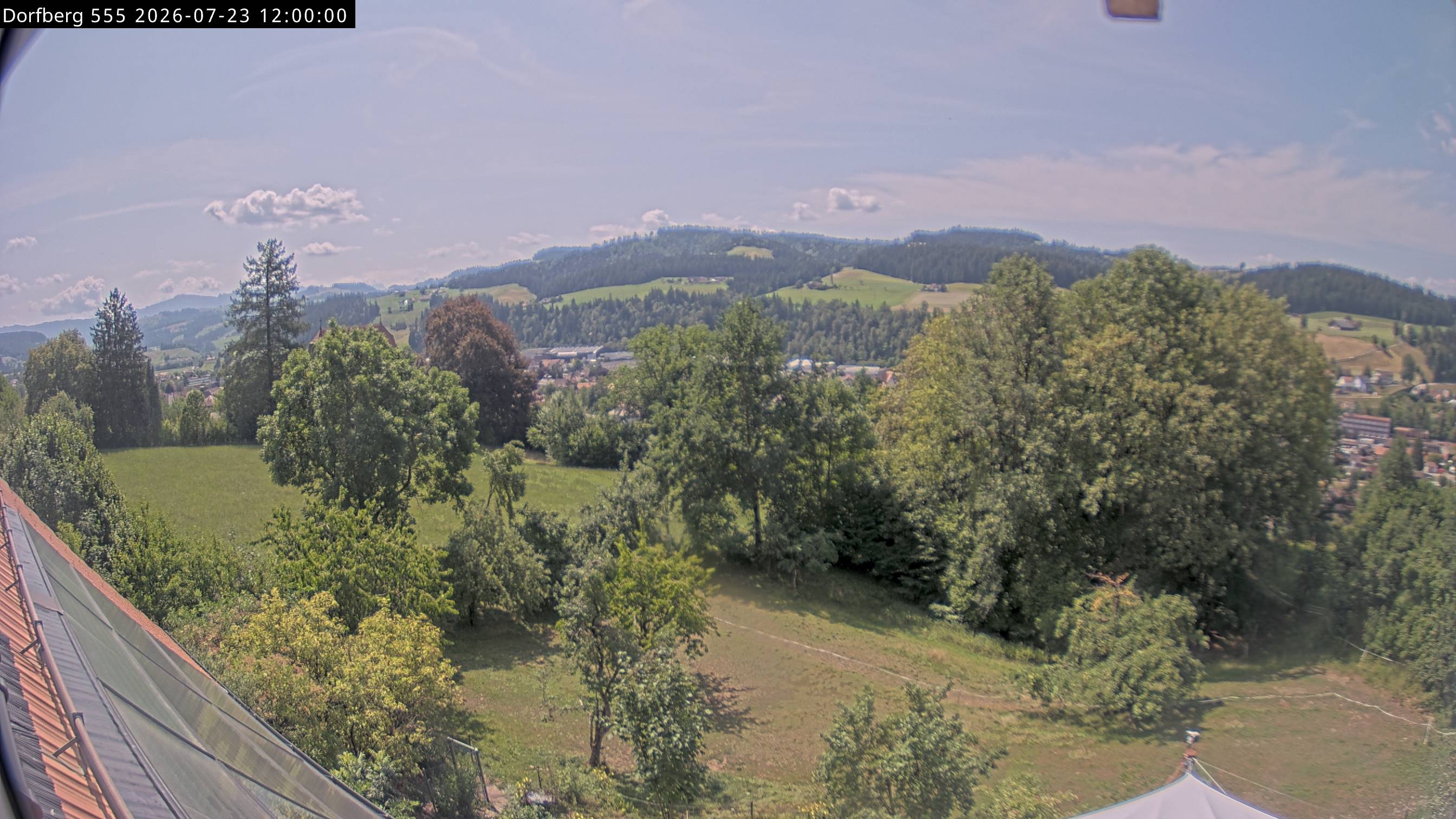 Webcam-Bild: Aussicht vom Dorfberg in Langnau 20260723-120000