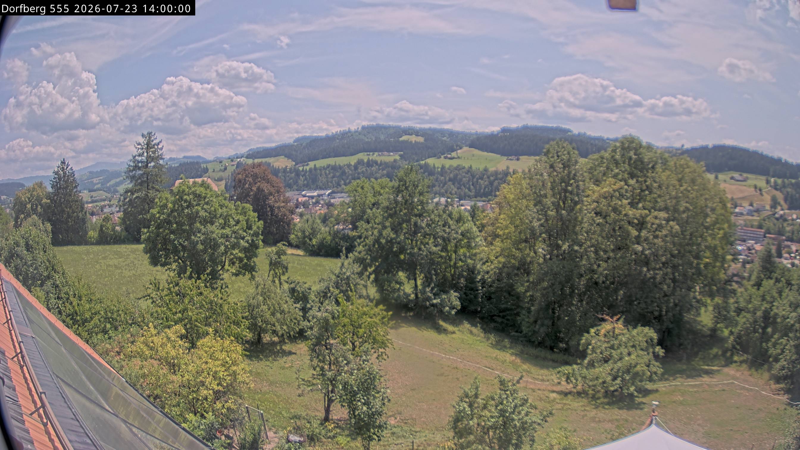 Webcam-Bild: Aussicht vom Dorfberg in Langnau 20260723-140000