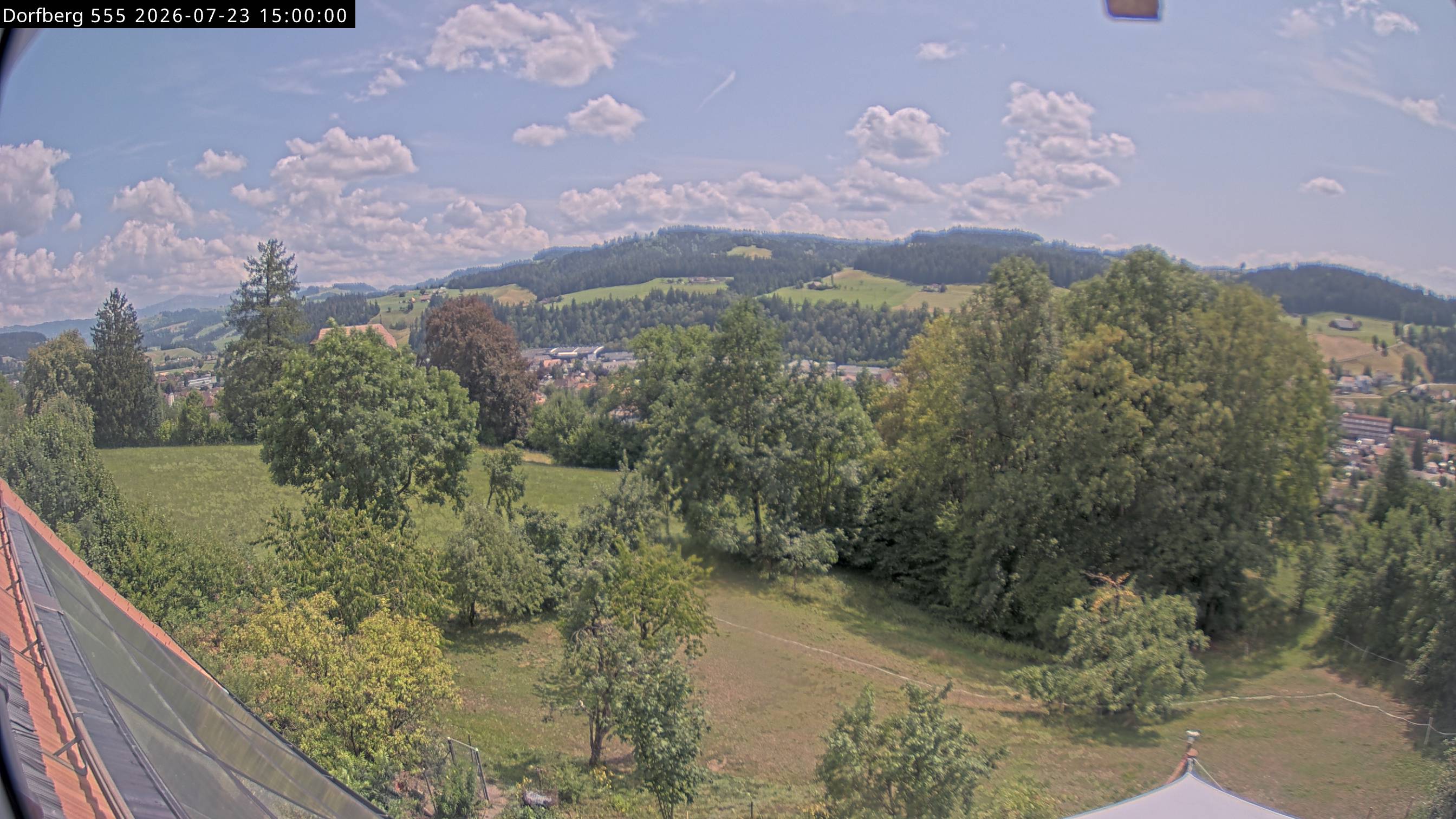 Webcam-Bild: Aussicht vom Dorfberg in Langnau 20260723-150000