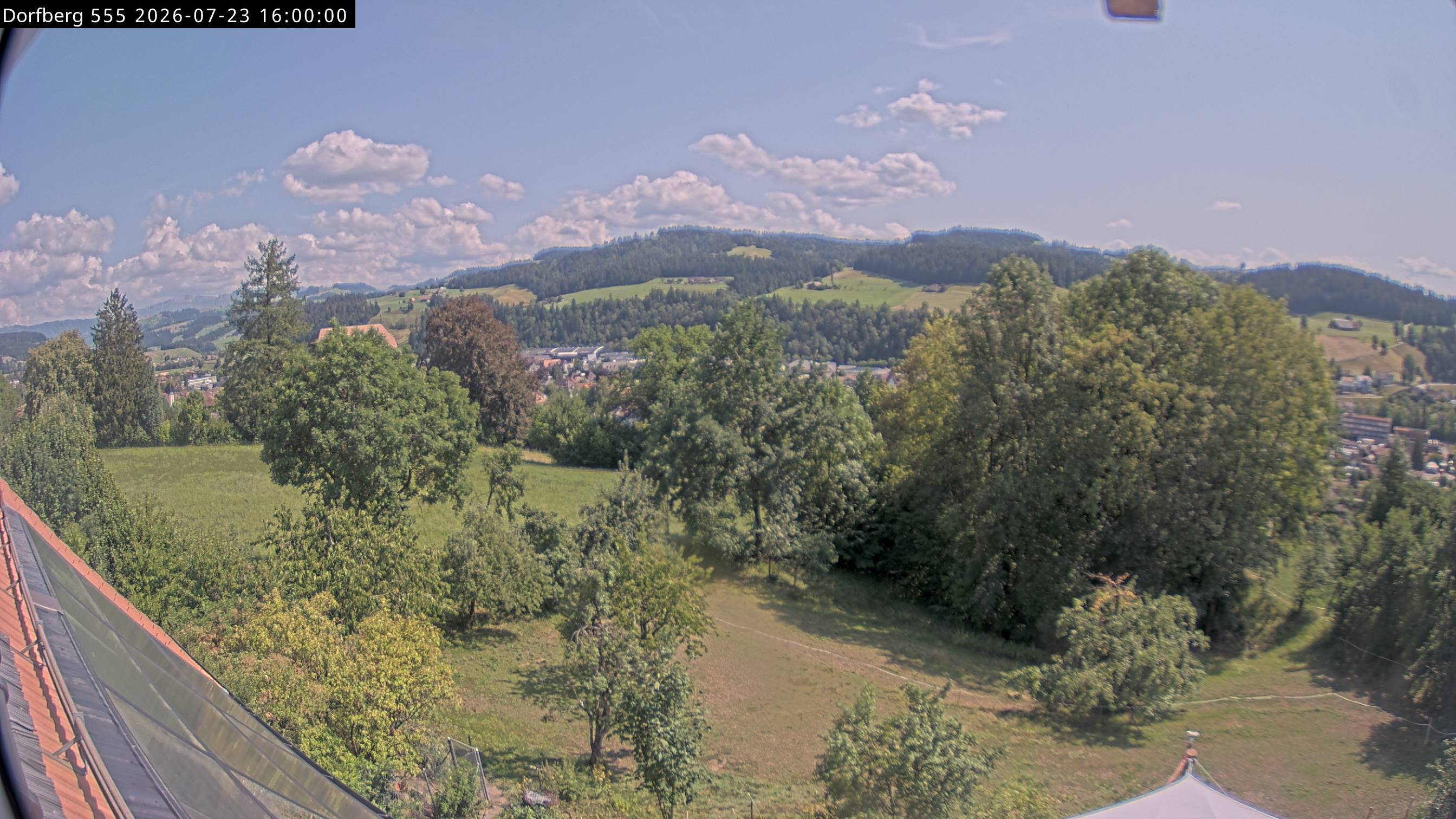 Webcam-Bild: Aussicht vom Dorfberg in Langnau 20260723-160000