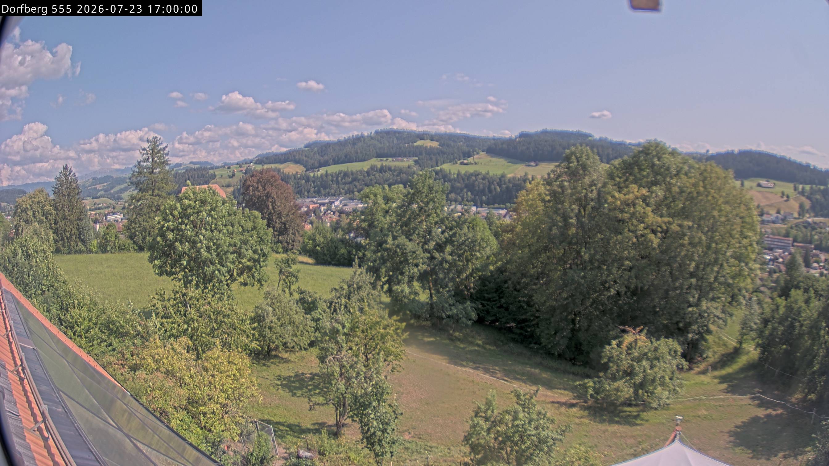 Webcam-Bild: Aussicht vom Dorfberg in Langnau 20260723-170000