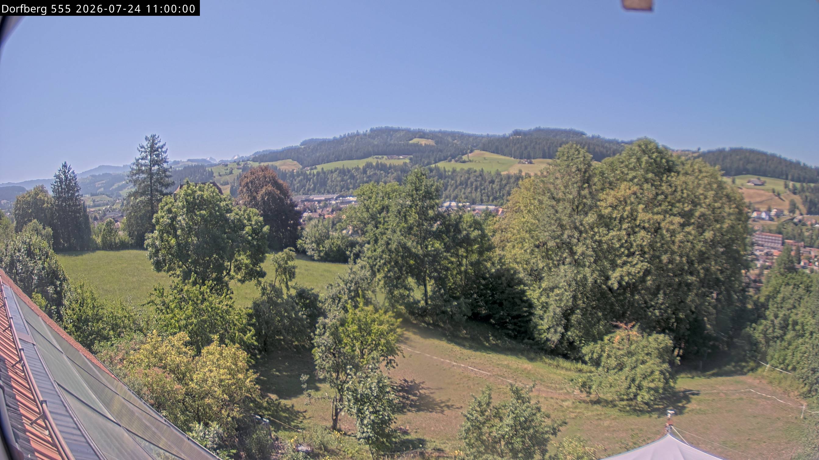 Webcam-Bild: Aussicht vom Dorfberg in Langnau 20260724-110000