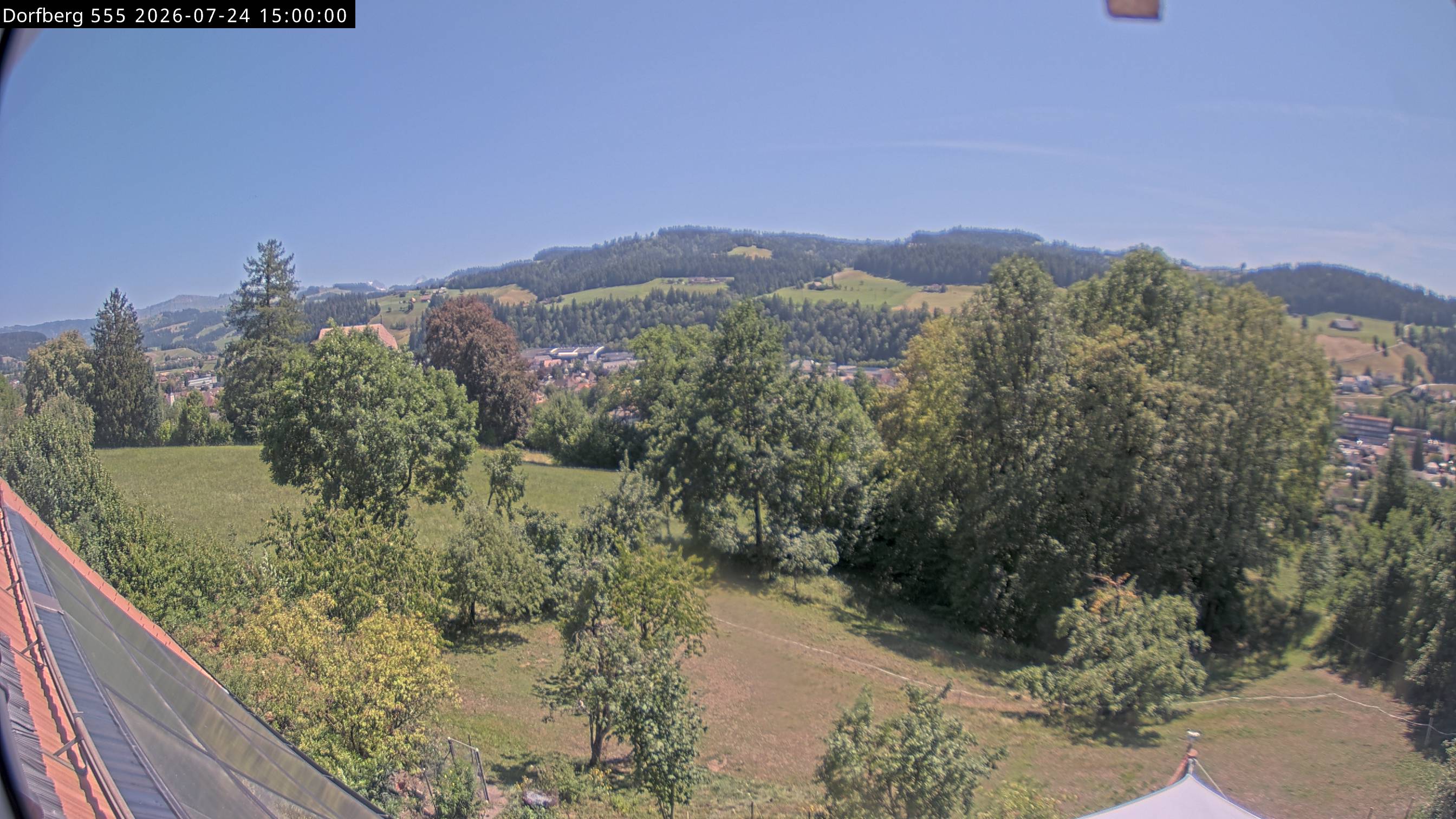 Webcam-Bild: Aussicht vom Dorfberg in Langnau 20260724-150000