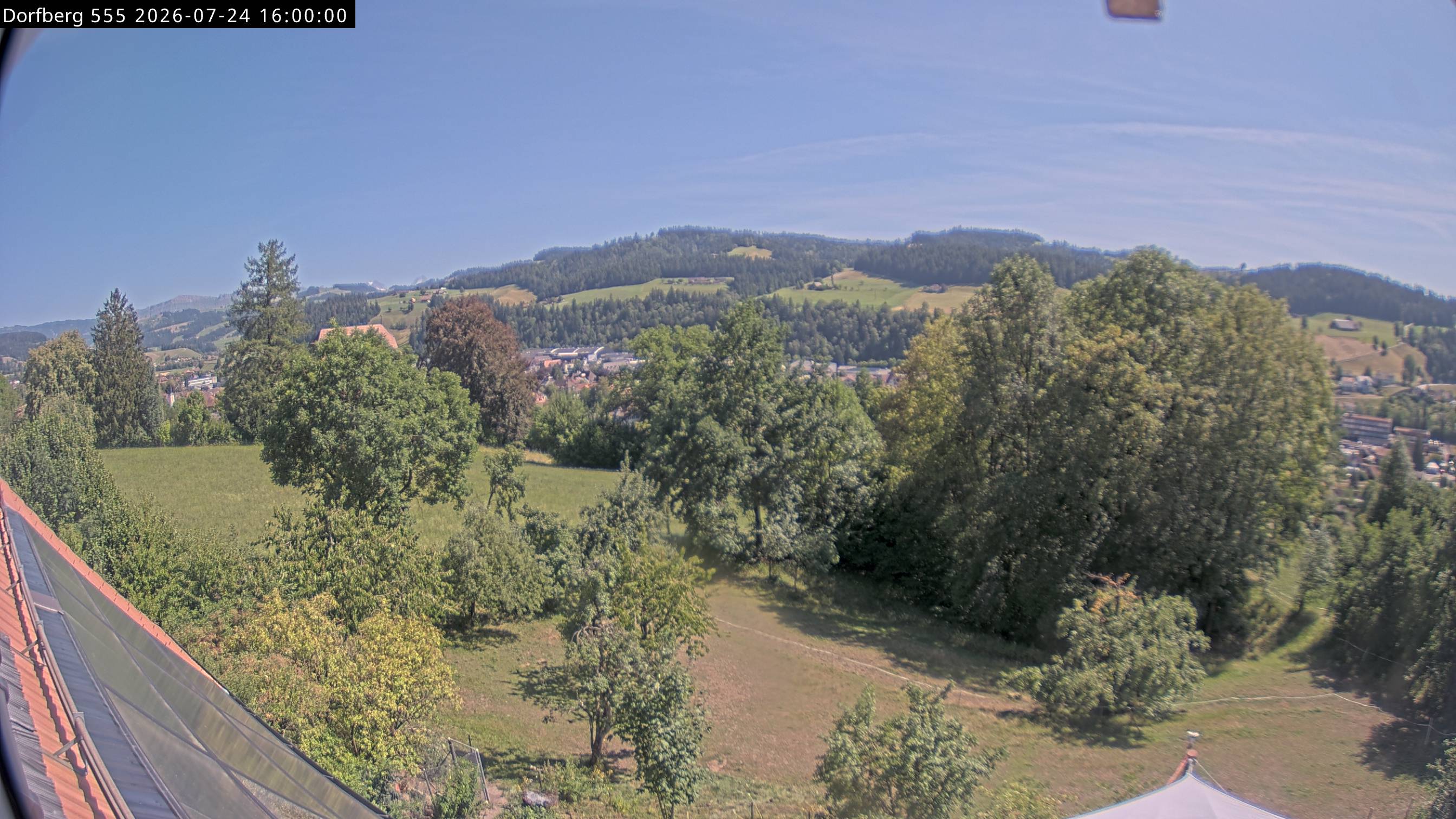 Webcam-Bild: Aussicht vom Dorfberg in Langnau 20260724-160000
