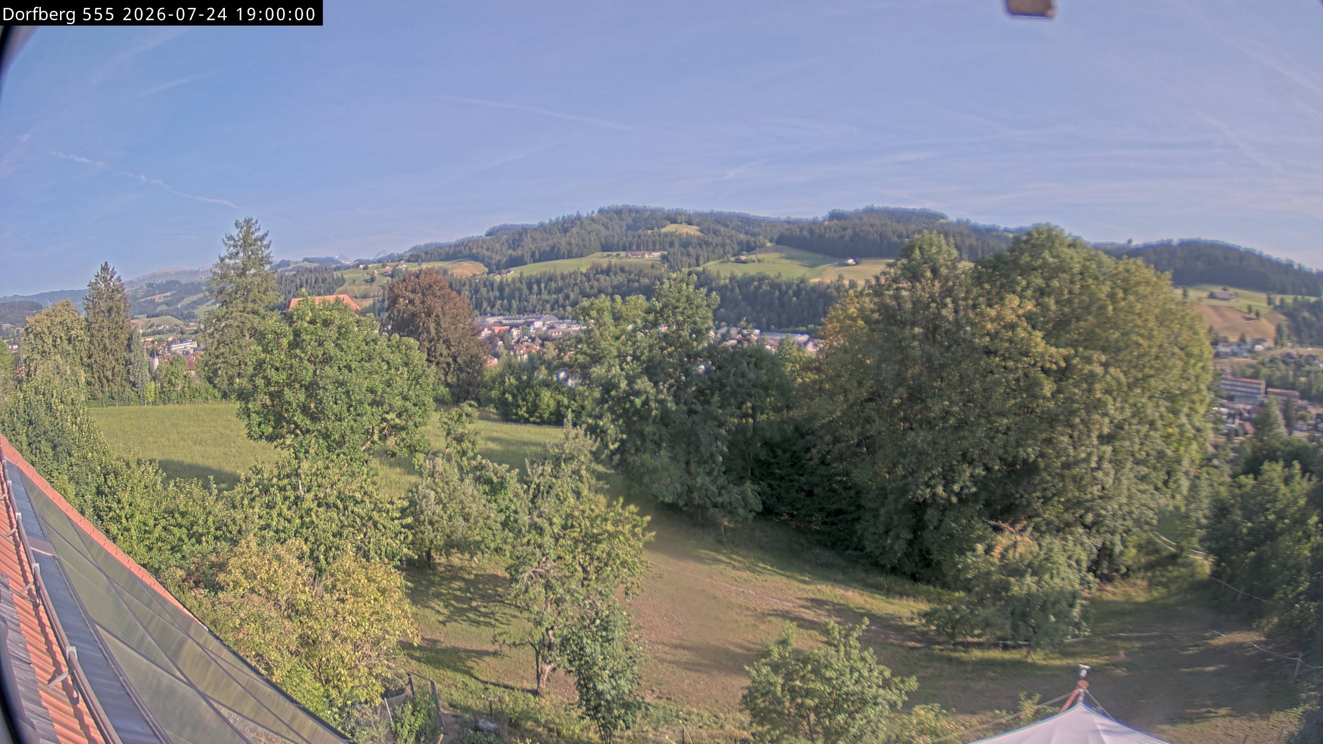 Webcam-Bild: Aussicht vom Dorfberg in Langnau 20260724-190000
