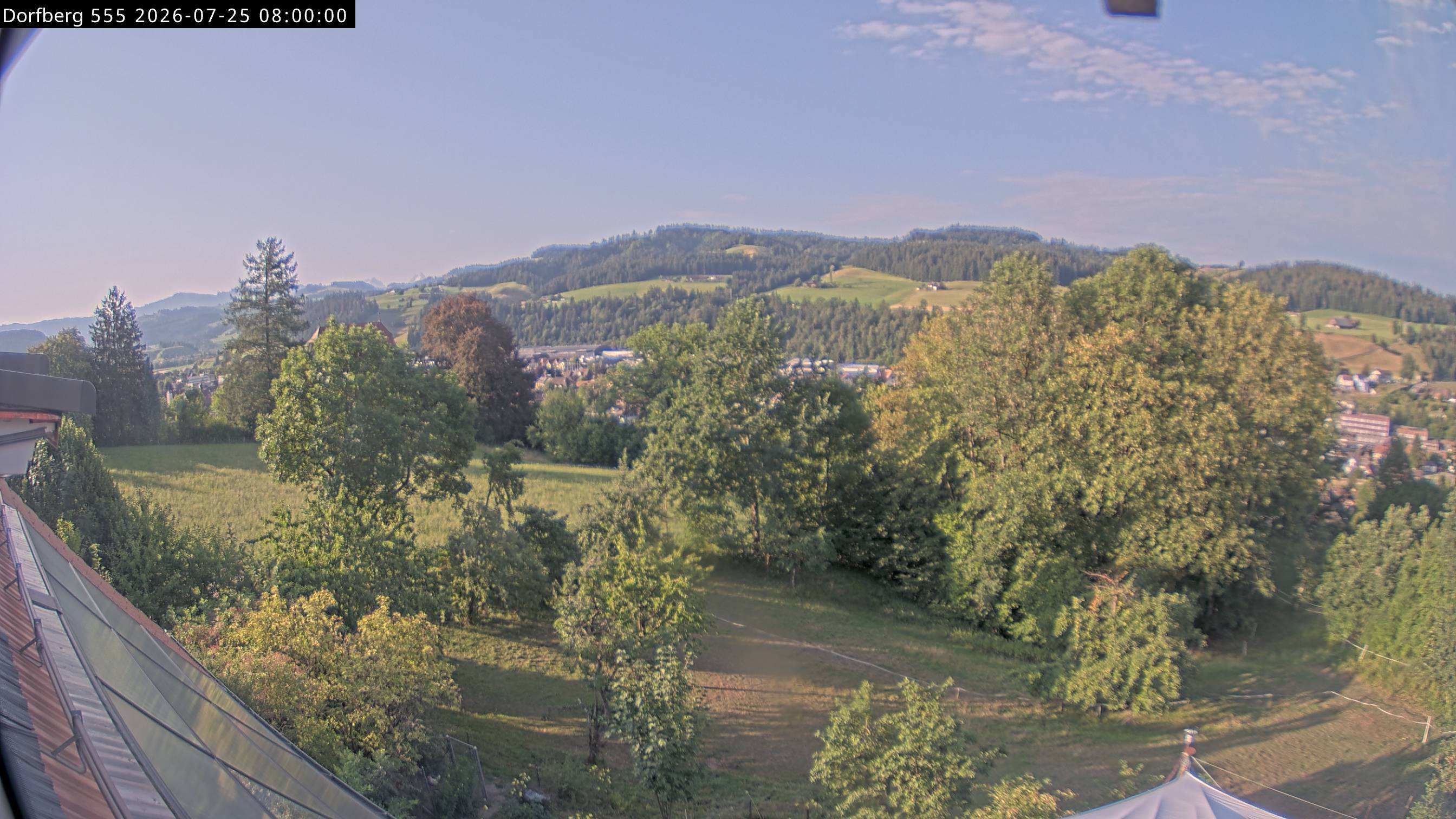 Webcam-Bild: Aussicht vom Dorfberg in Langnau 20260725-080000