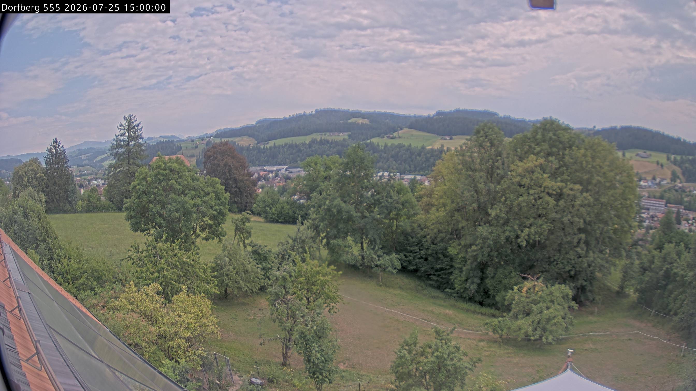 Webcam-Bild: Aussicht vom Dorfberg in Langnau 20260725-150000