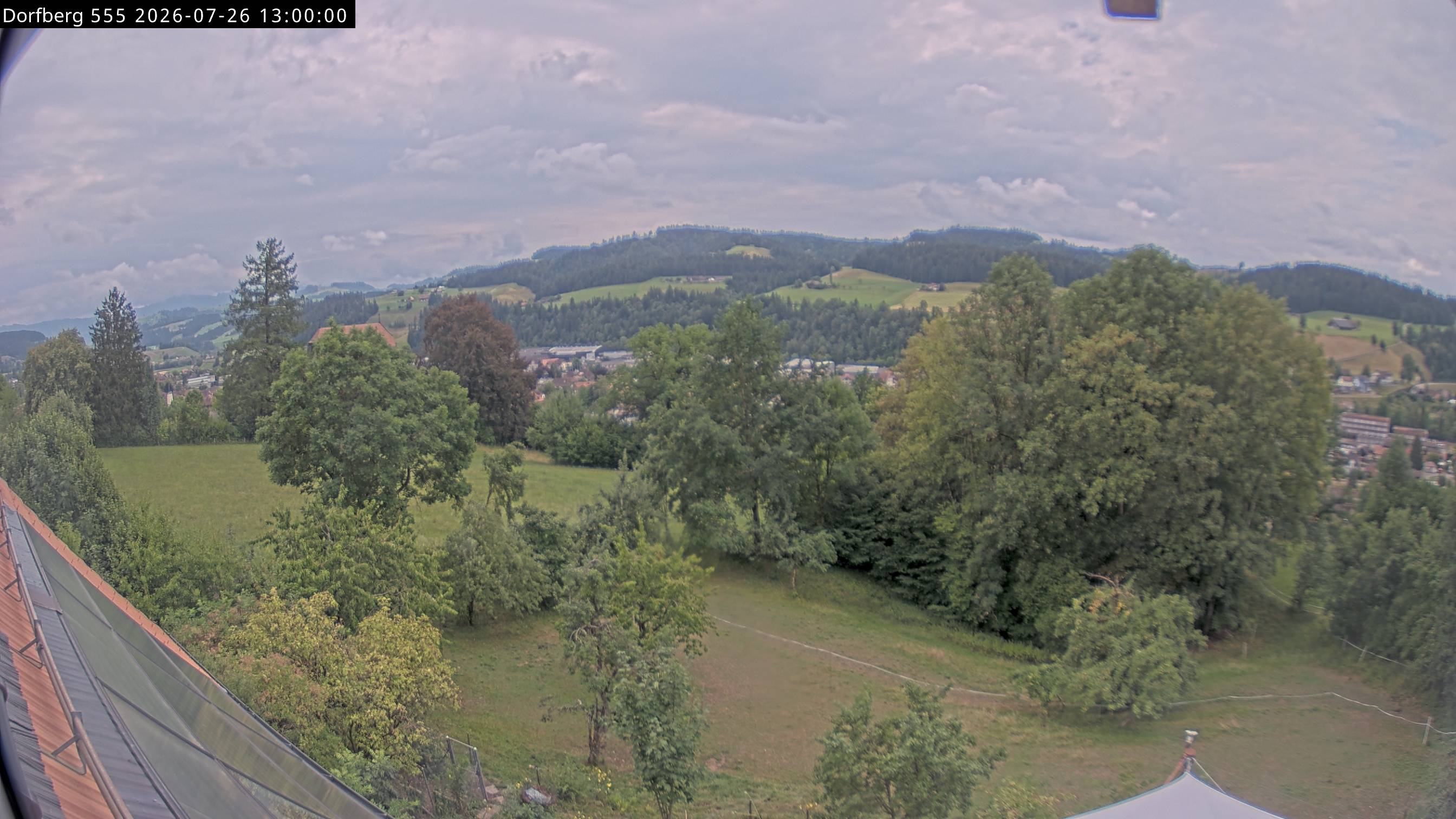 Webcam-Bild: Aussicht vom Dorfberg in Langnau 20260726-130000