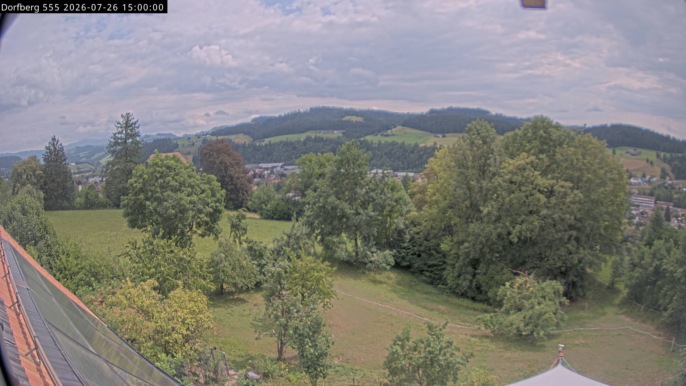 Webcam-Bild: Aussicht vom Dorfberg in Langnau 20260726-150000