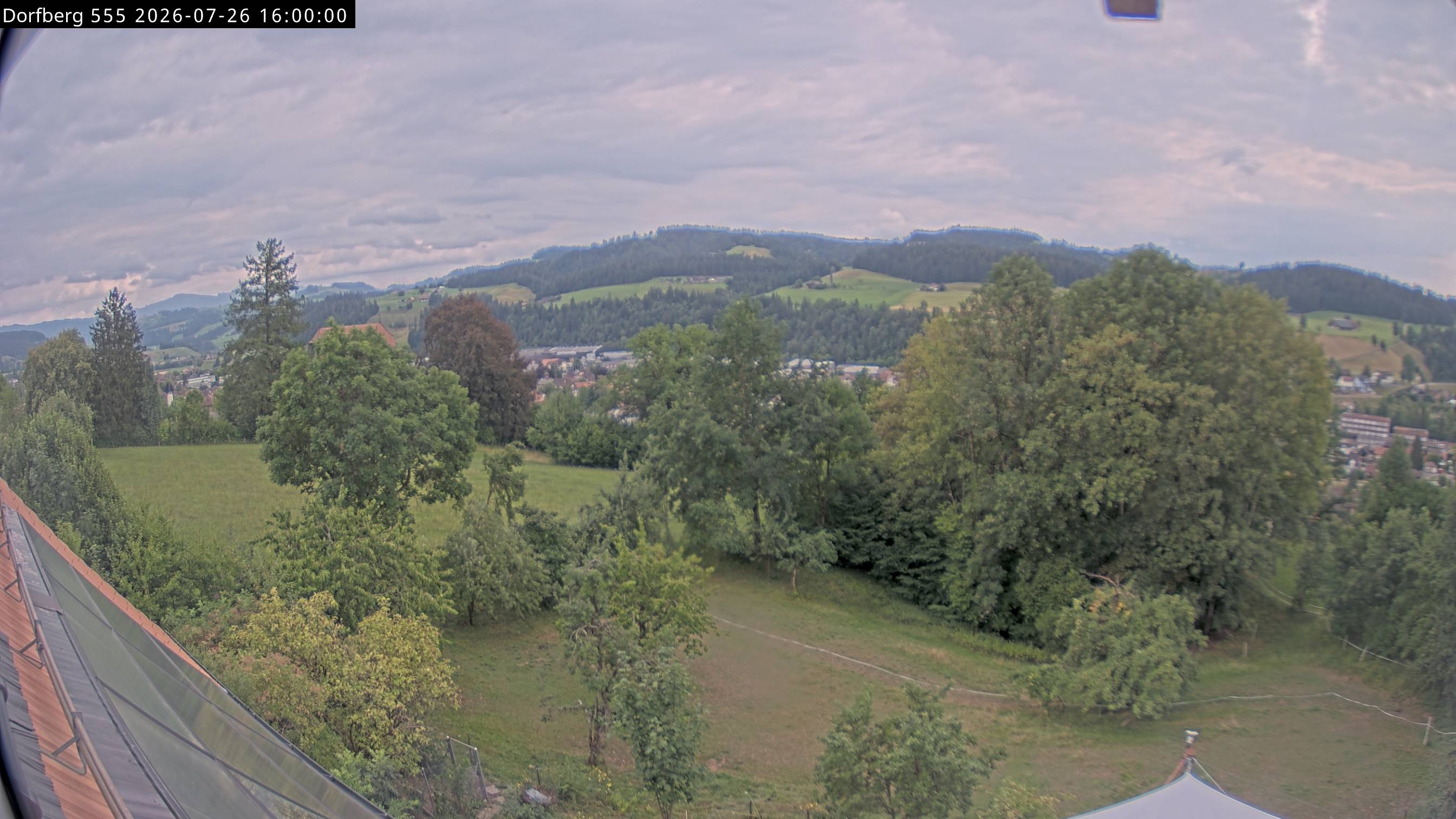 Webcam-Bild: Aussicht vom Dorfberg in Langnau 20260726-160000