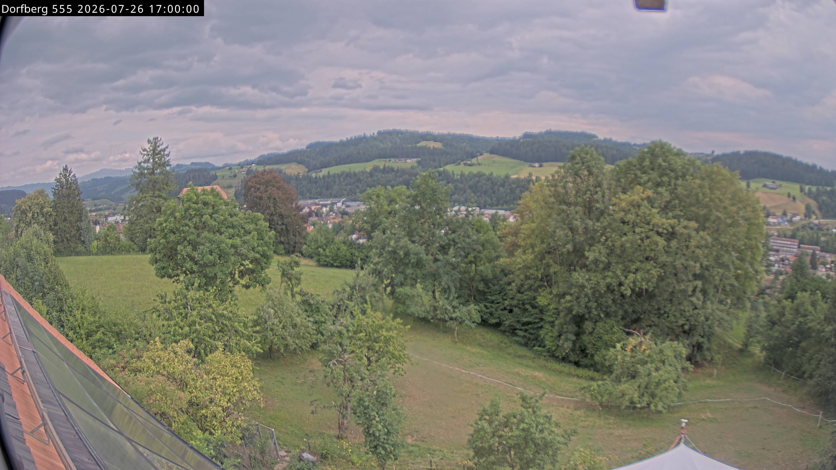 Webcam-Bild: Aussicht vom Dorfberg in Langnau 20260726-170000