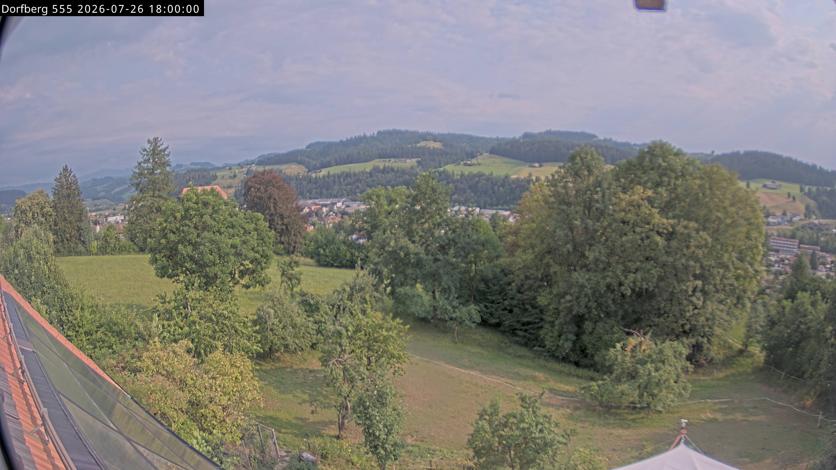 Webcam-Bild: Aussicht vom Dorfberg in Langnau 20260726-180000