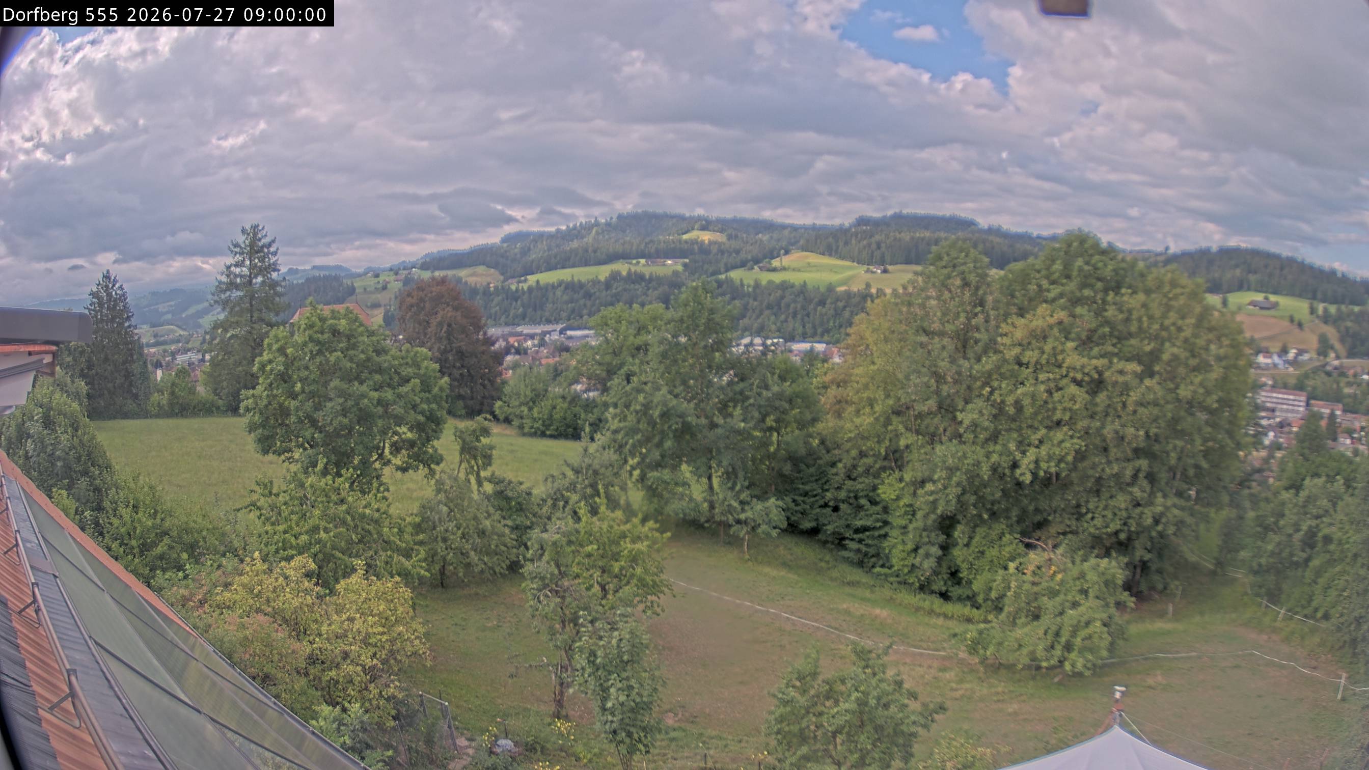Webcam-Bild: Aussicht vom Dorfberg in Langnau 20260727-090000