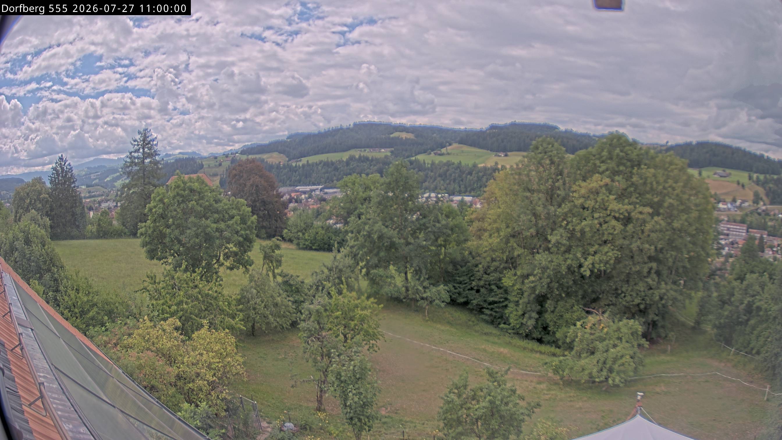 Webcam-Bild: Aussicht vom Dorfberg in Langnau 20260727-110000