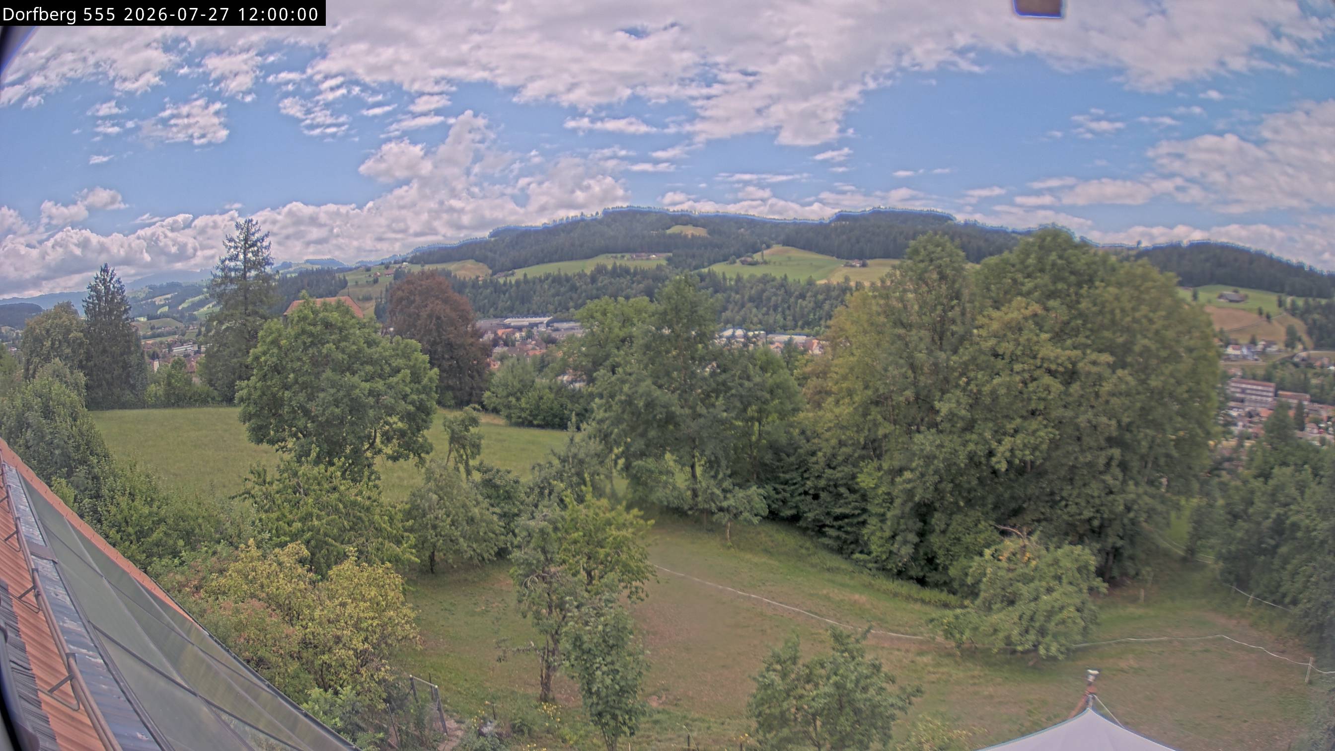 Webcam-Bild: Aussicht vom Dorfberg in Langnau 20260727-120000