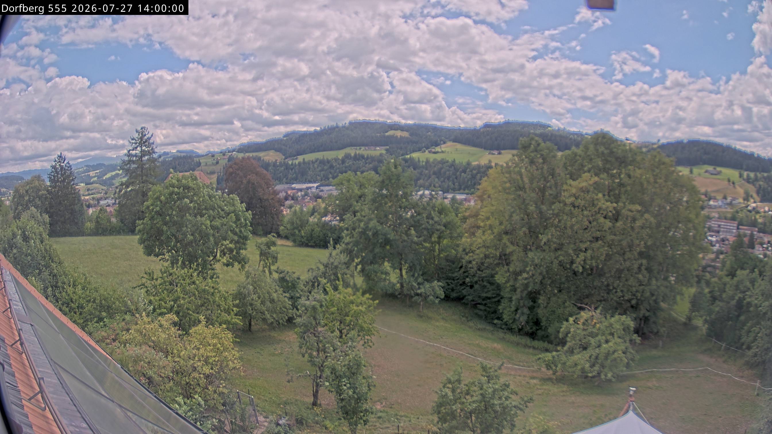 Webcam-Bild: Aussicht vom Dorfberg in Langnau 20260727-140000
