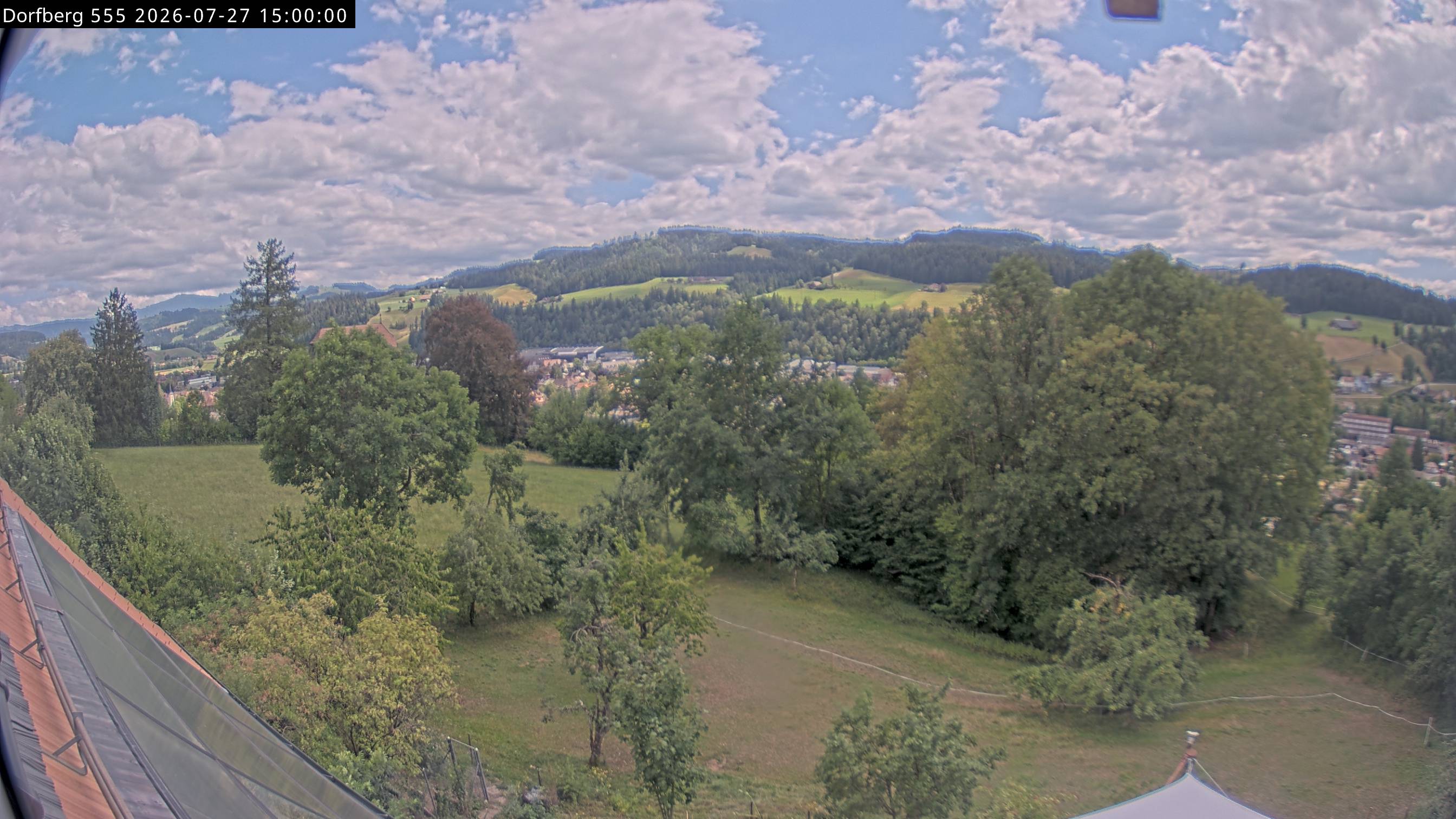 Webcam-Bild: Aussicht vom Dorfberg in Langnau 20260727-150000