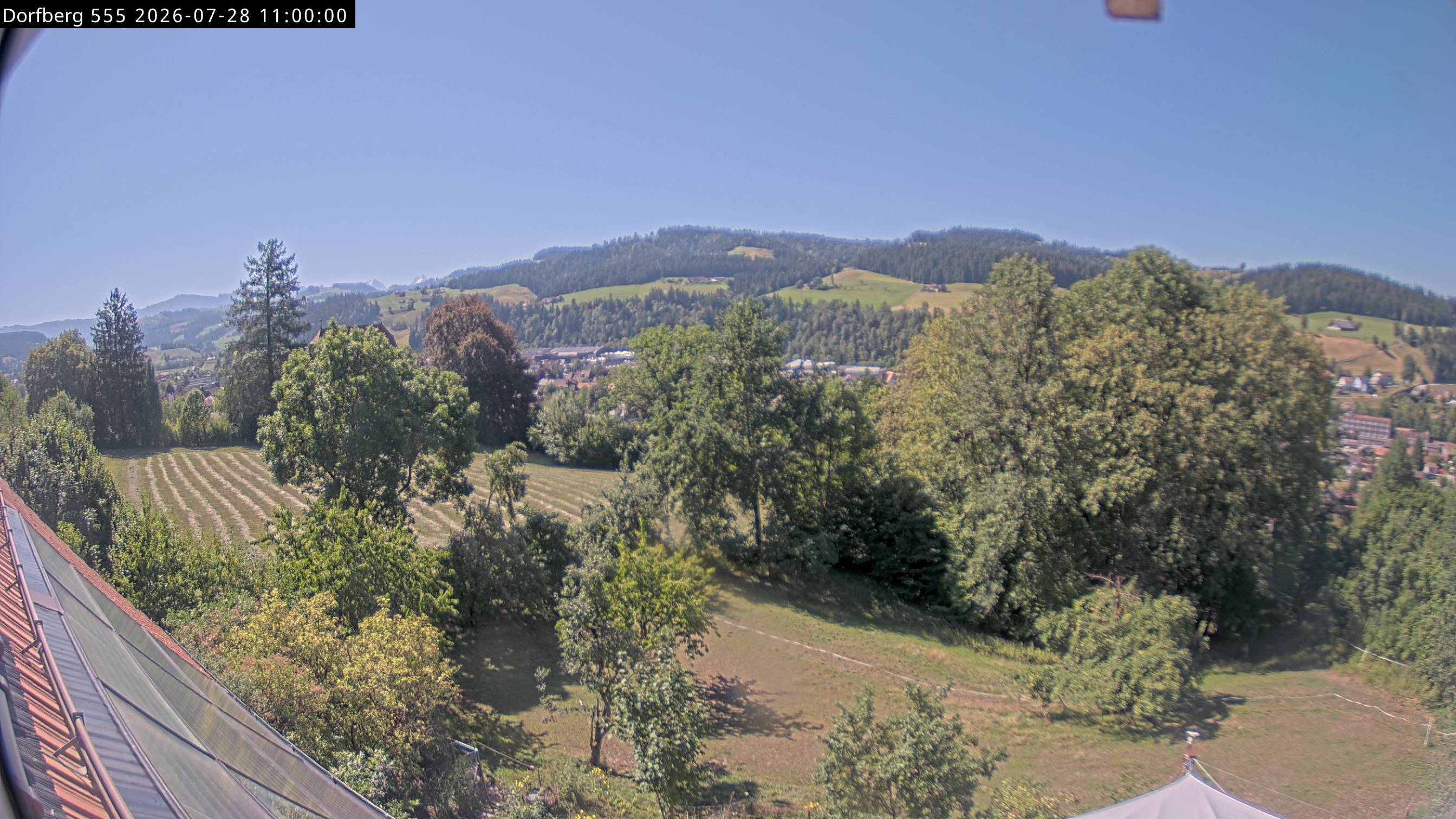 Webcam-Bild: Aussicht vom Dorfberg in Langnau 20260728-110000