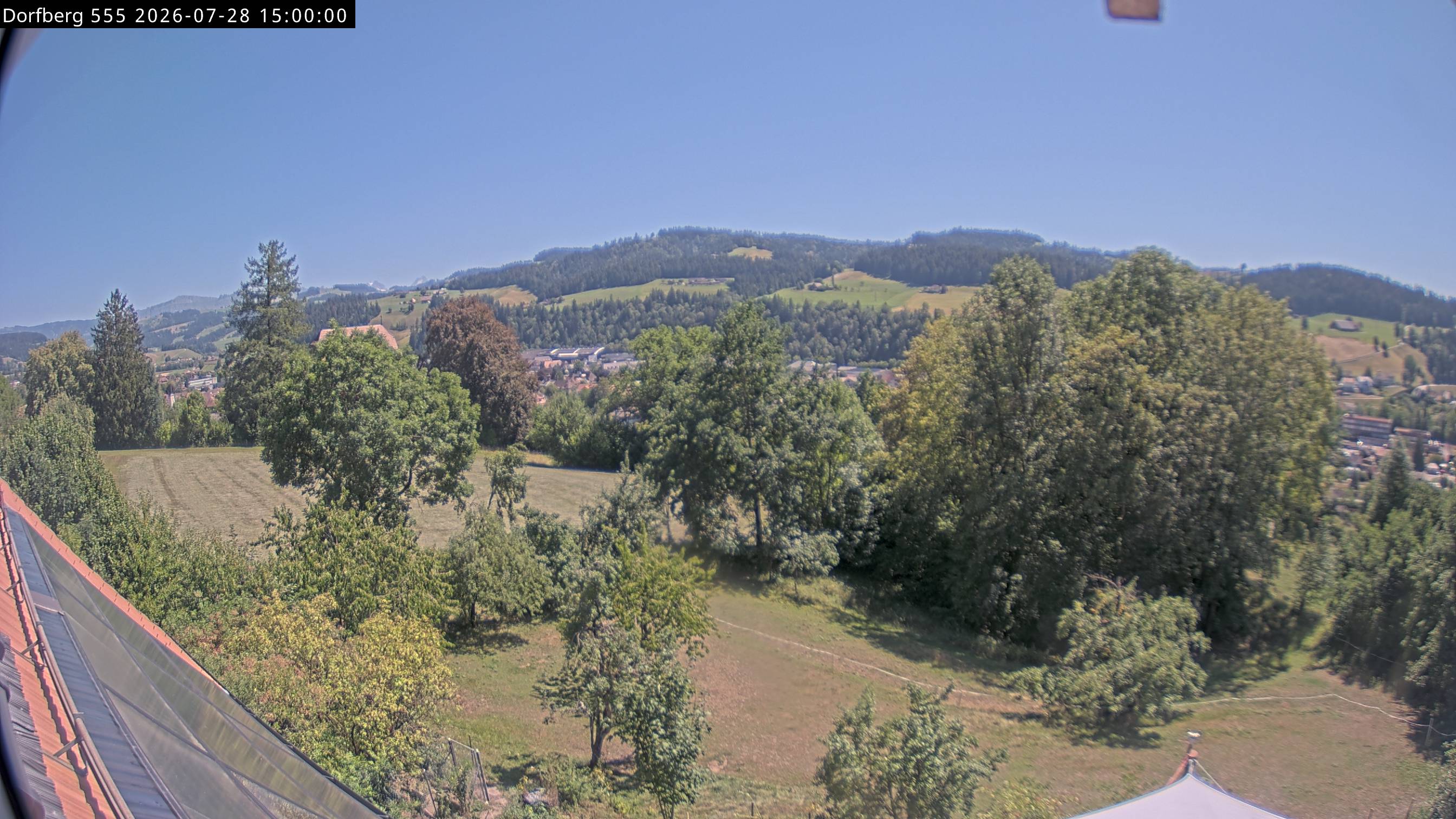 Webcam-Bild: Aussicht vom Dorfberg in Langnau 20260728-150000