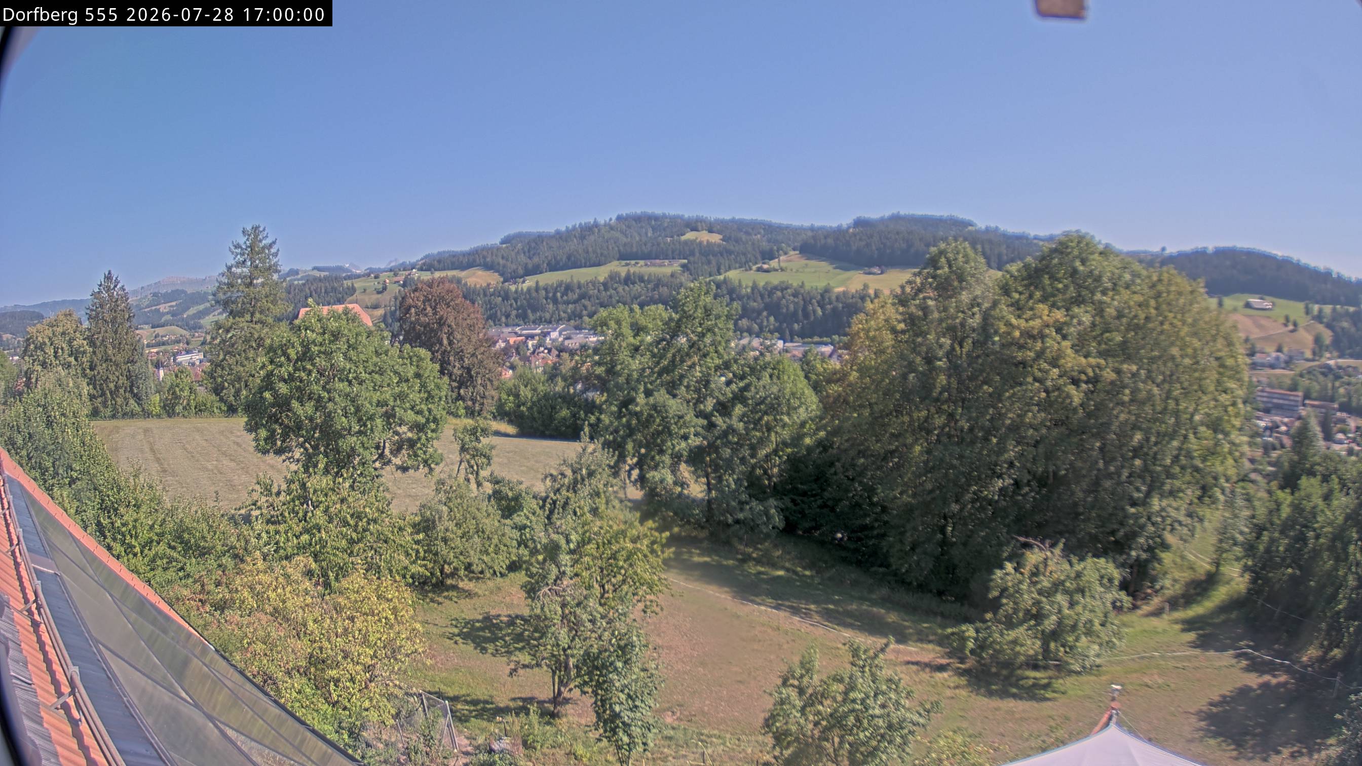 Webcam-Bild: Aussicht vom Dorfberg in Langnau 20260728-170000
